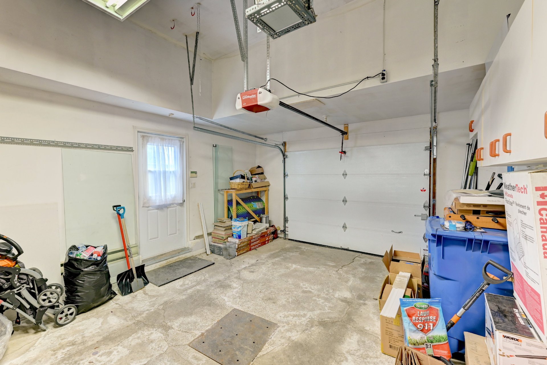 Photo - Garage