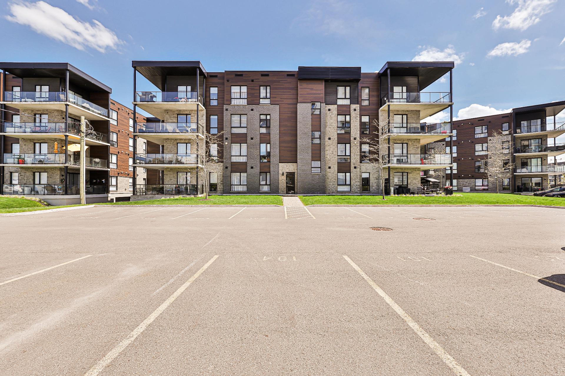 Photo - Stationnement