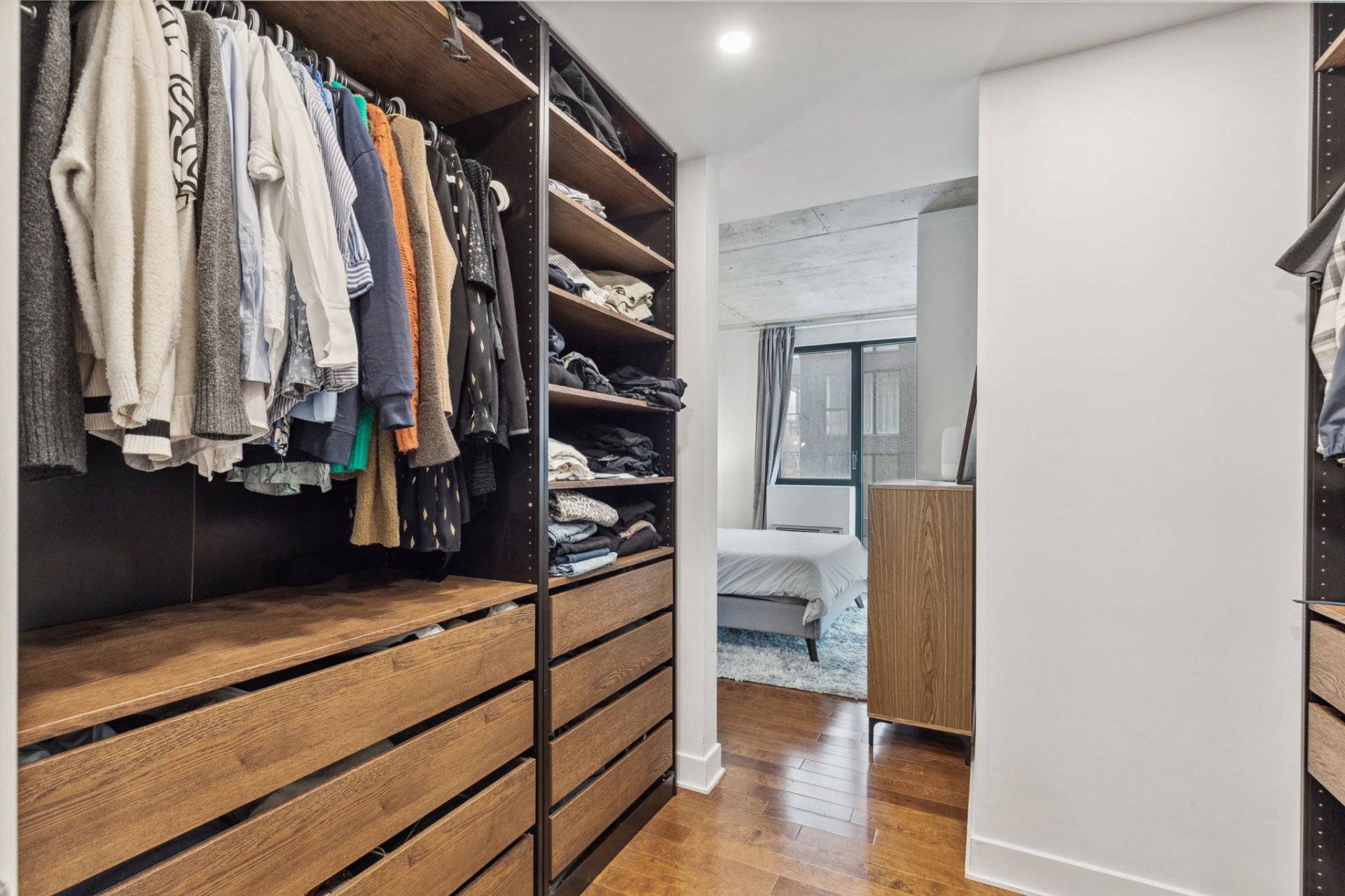 Walk-in closet