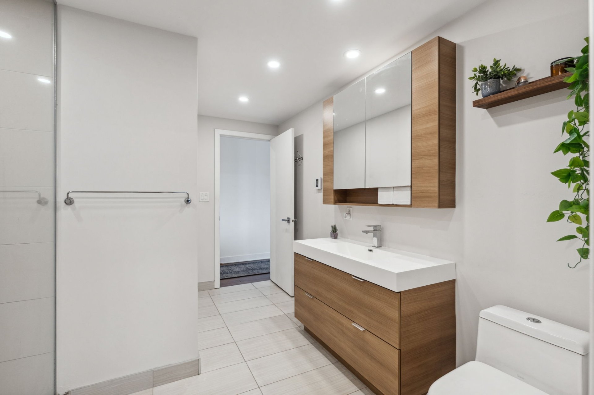 Ensuite bathroom