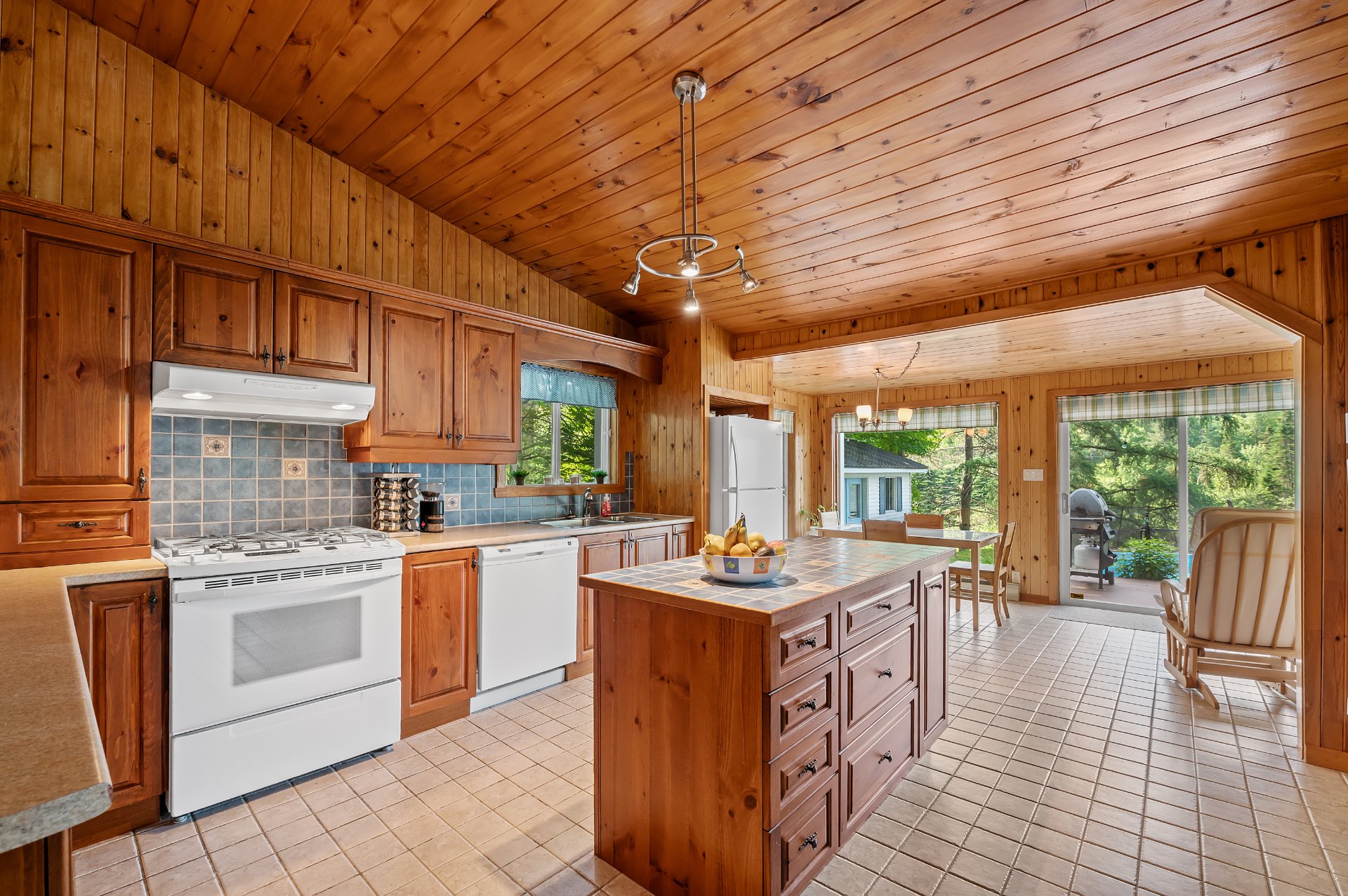 Photo - Kitchen