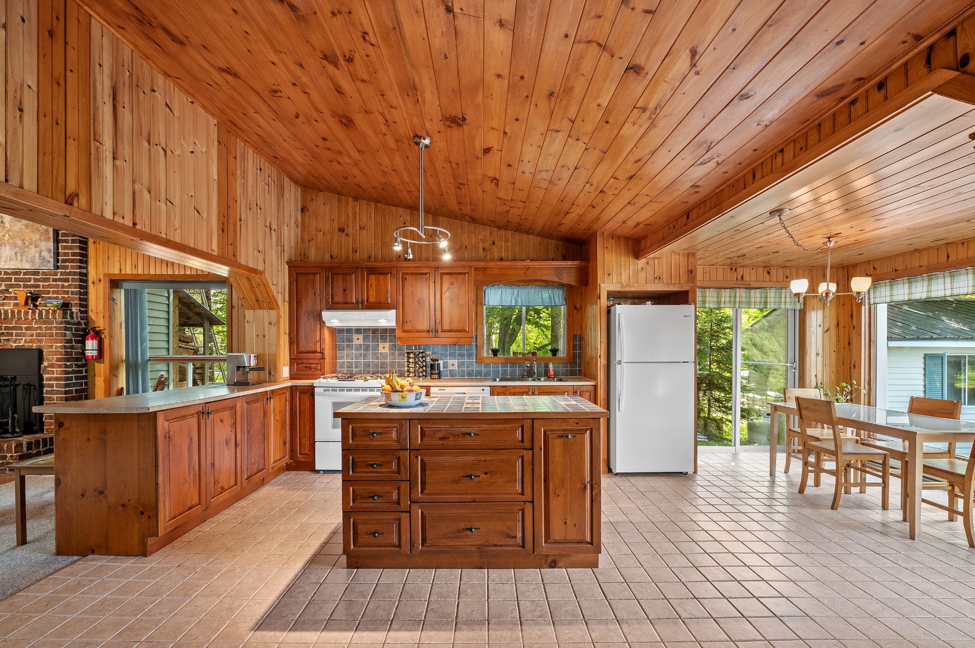 Photo - Kitchen
