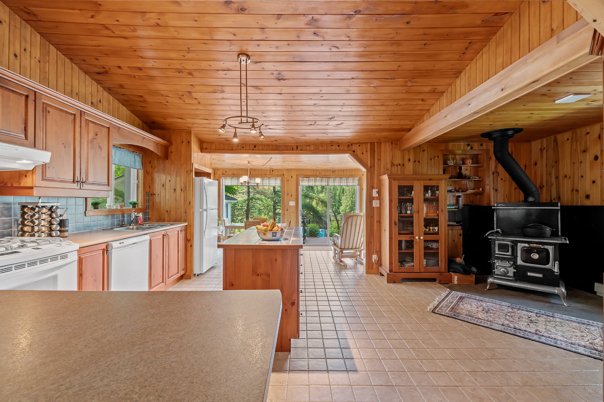 Photo - Kitchen