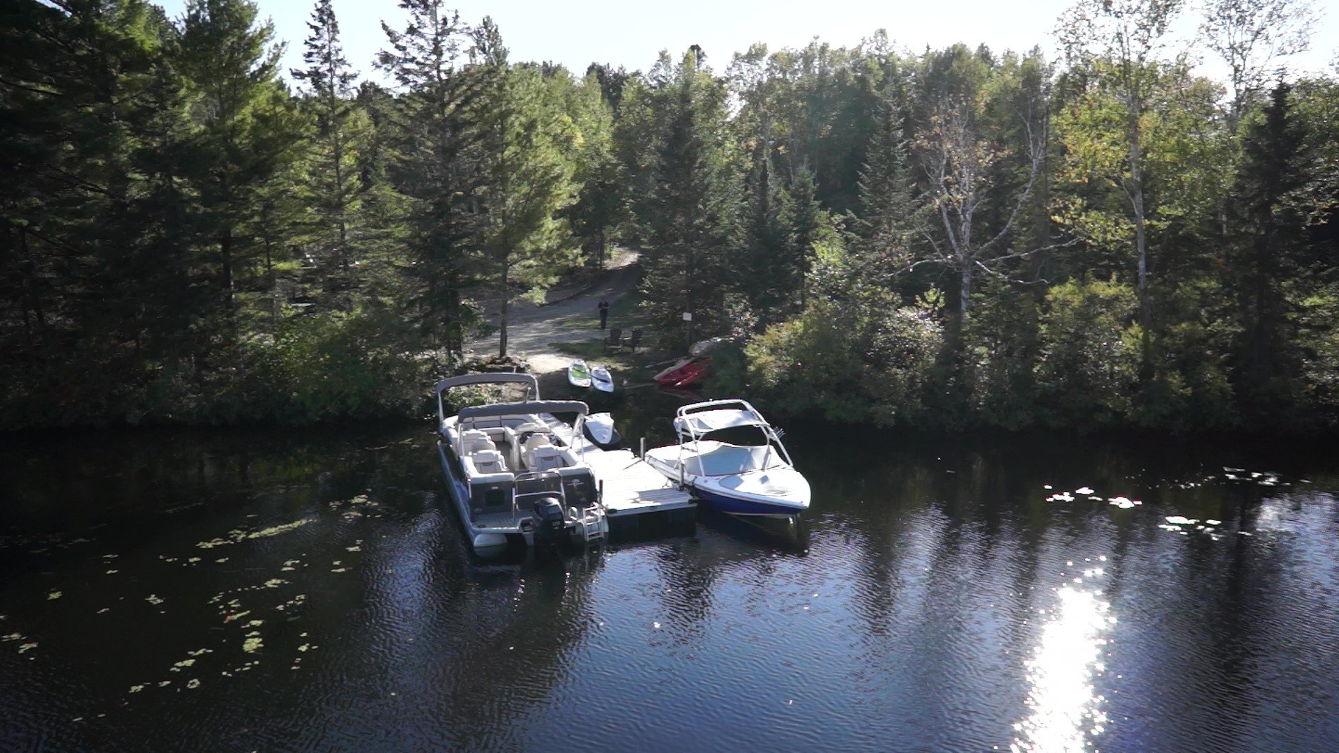 Accès au plan d'eau