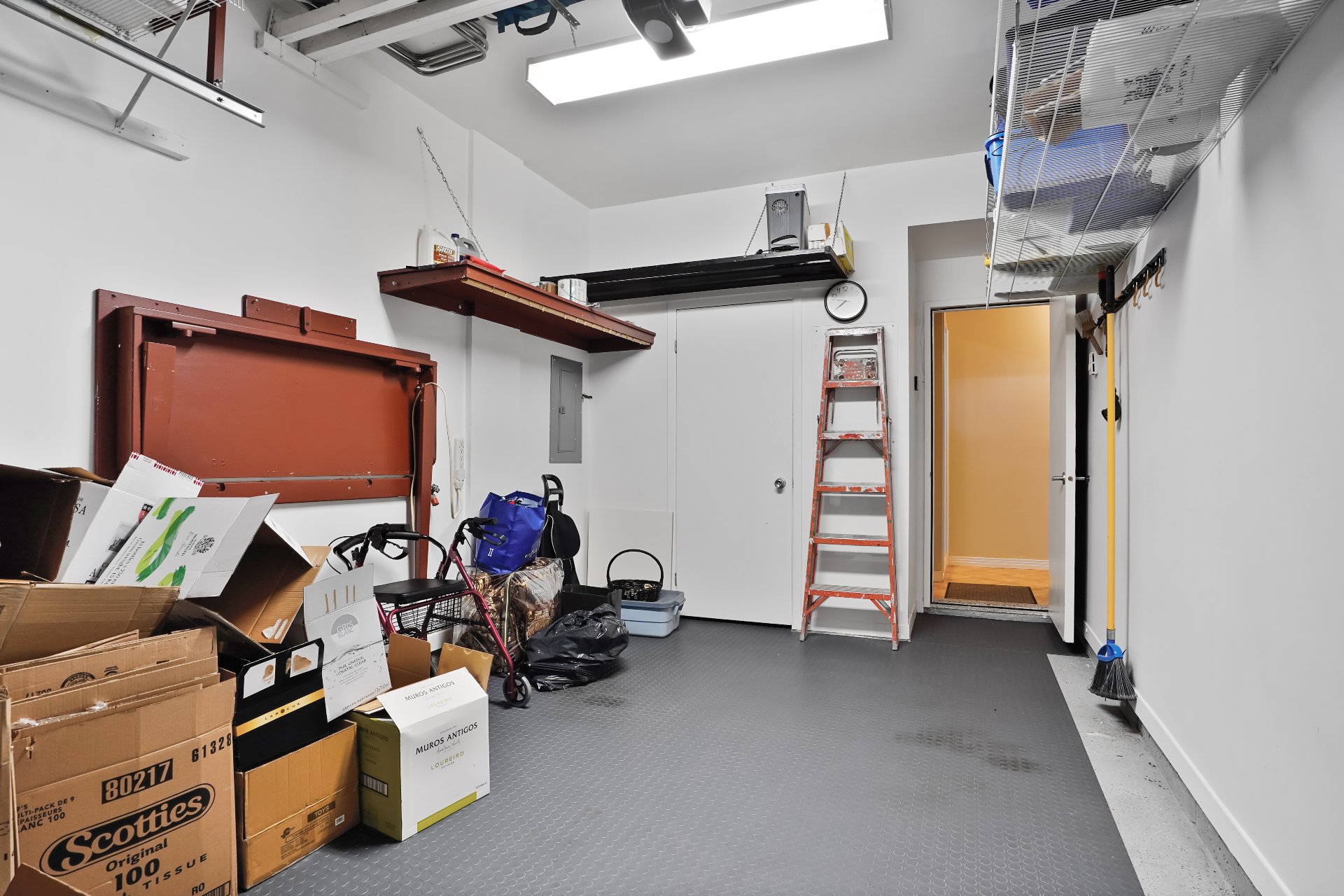 Photo - Garage
