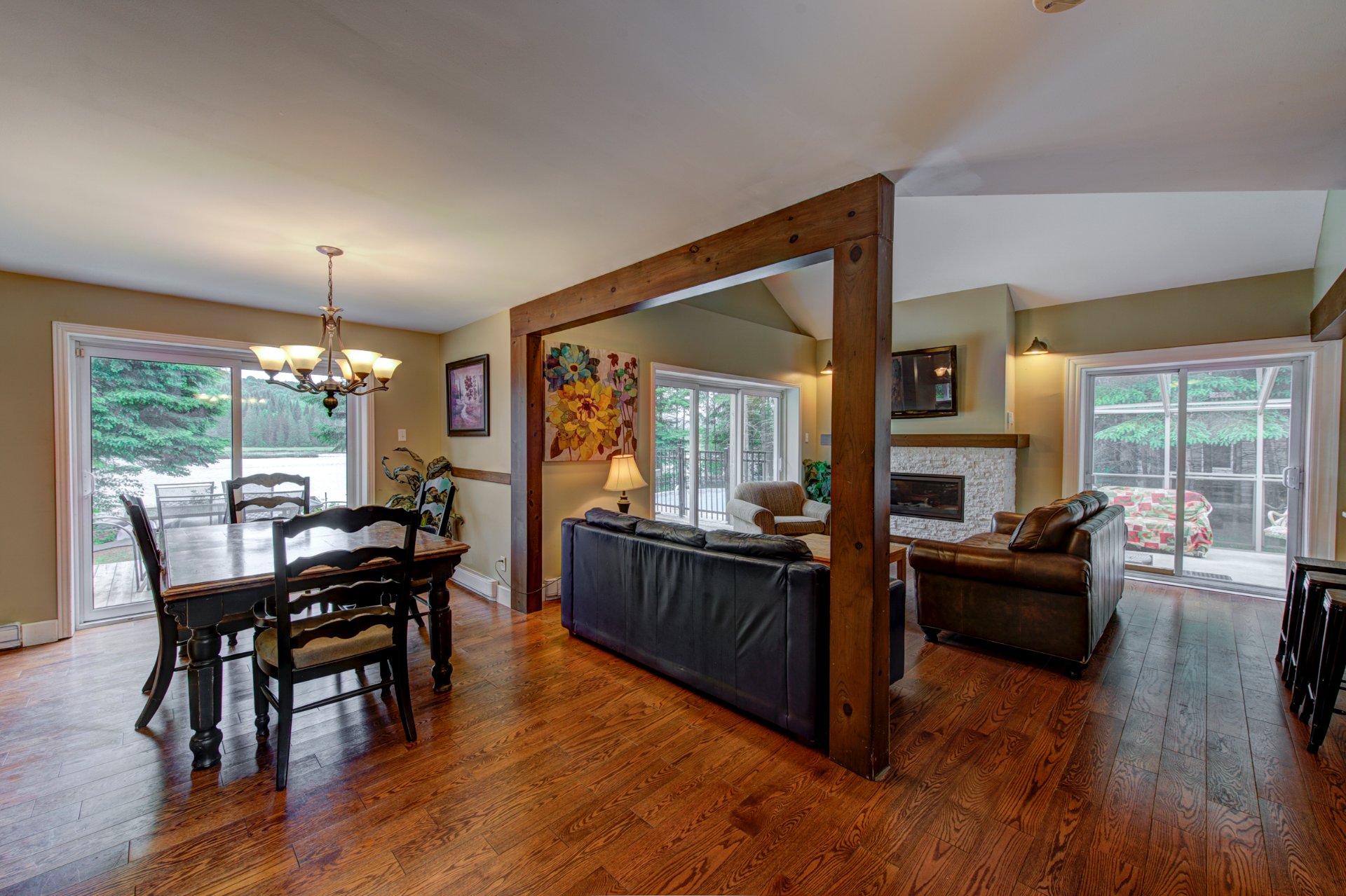 Photo - Dining room