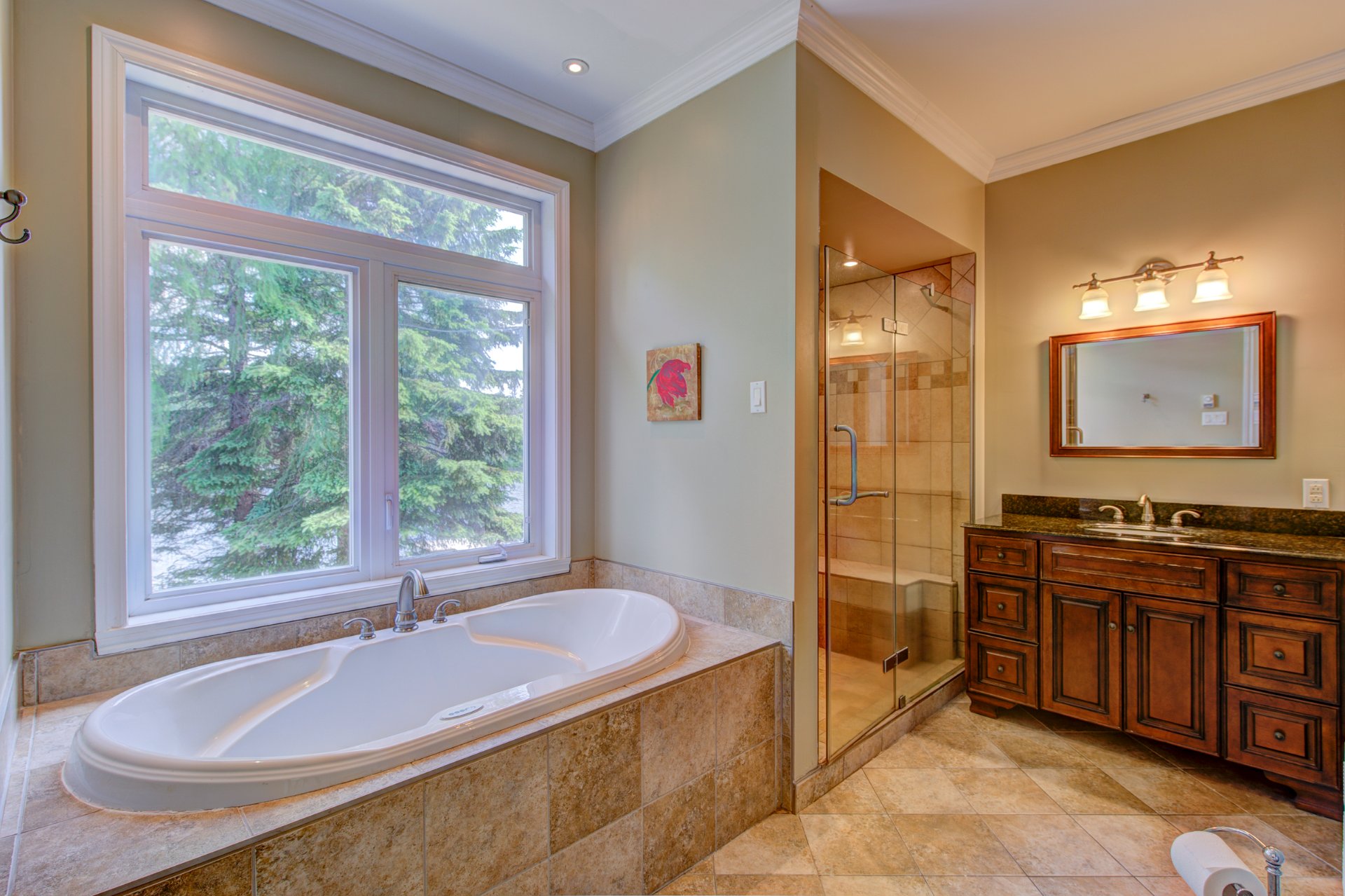 Photo - Ensuite bathroom