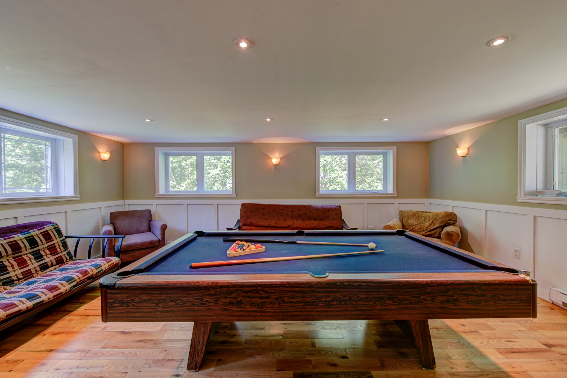 Photo - Family room