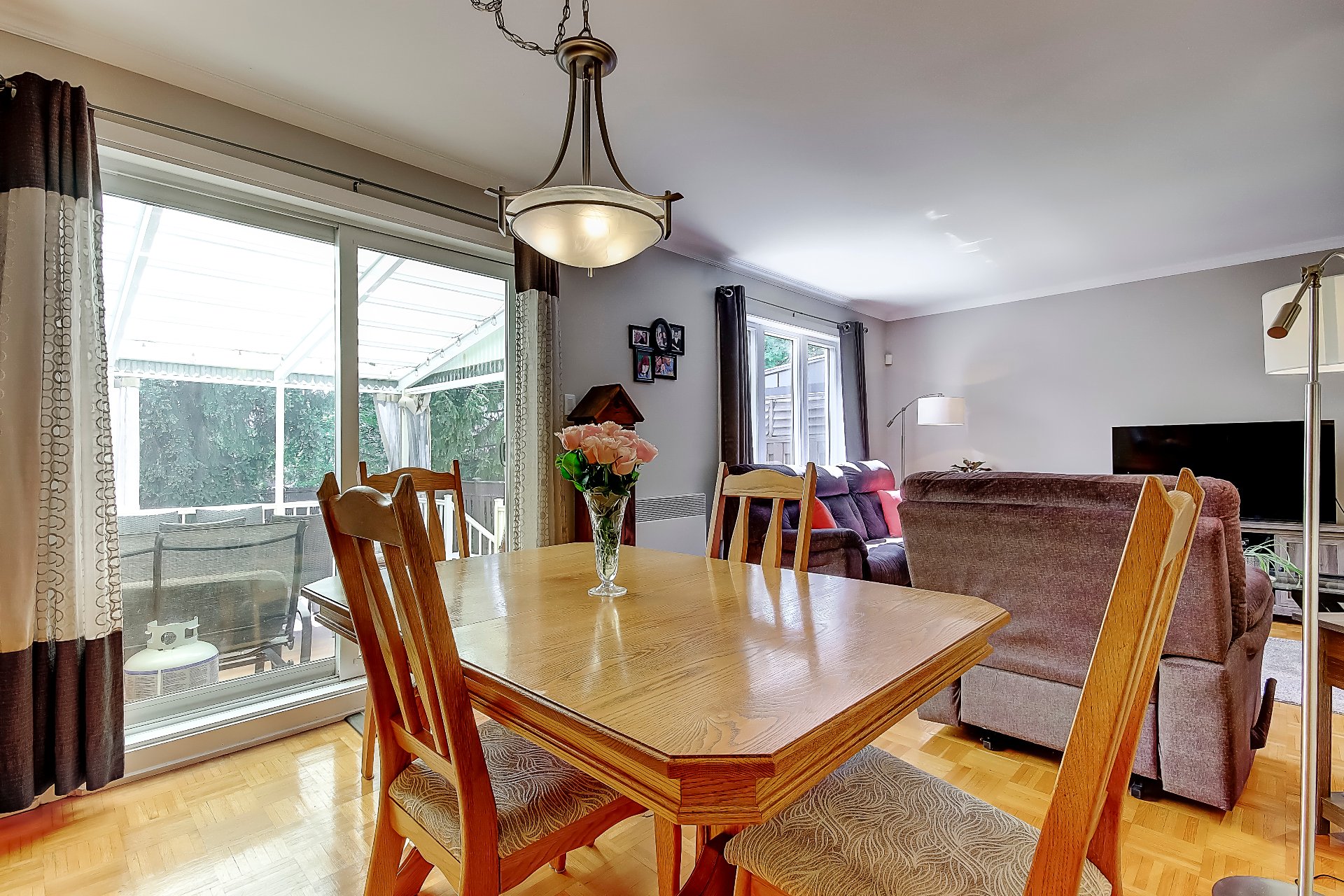 Photo - Salle à manger