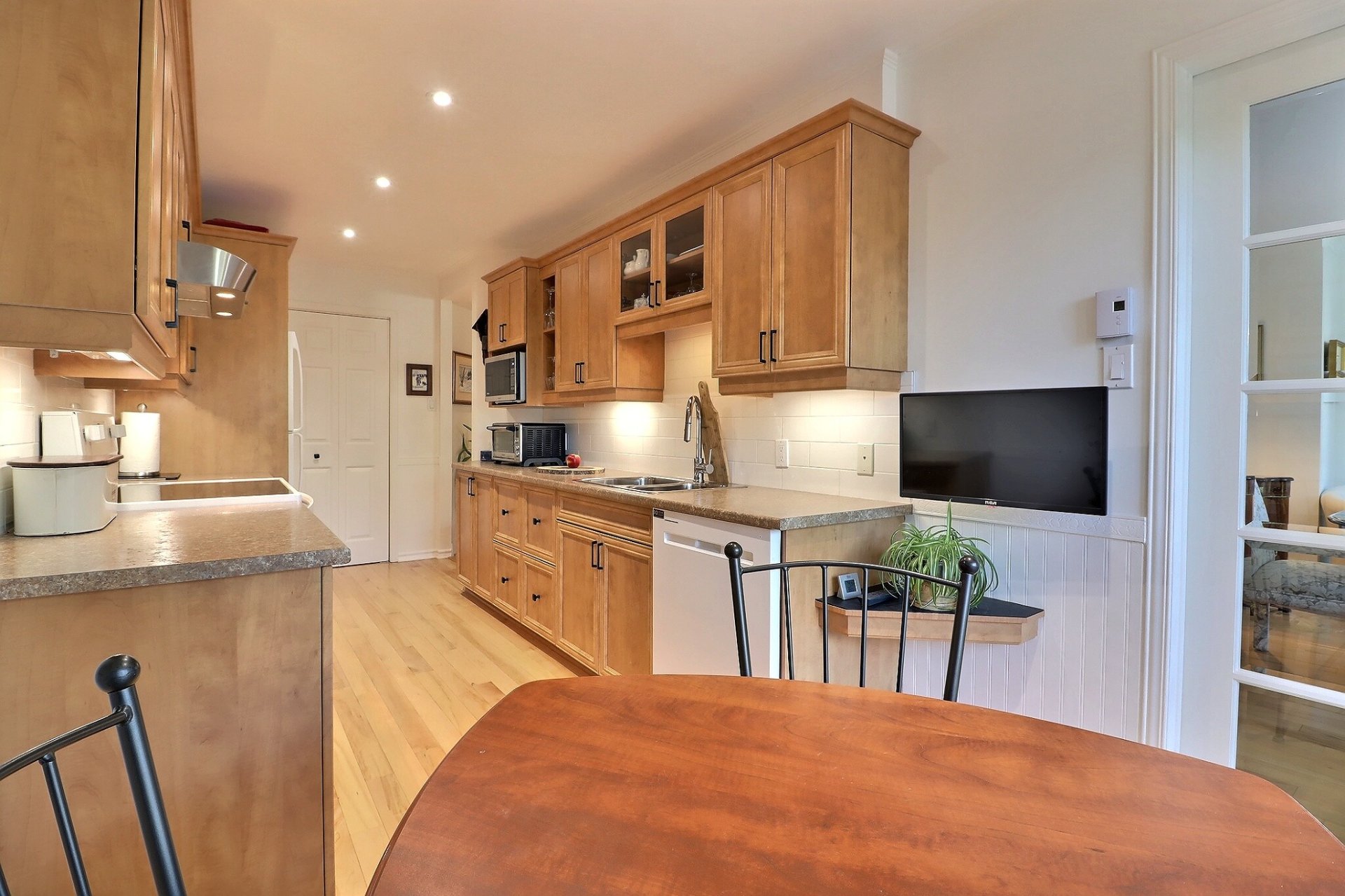 Photo - Kitchen
