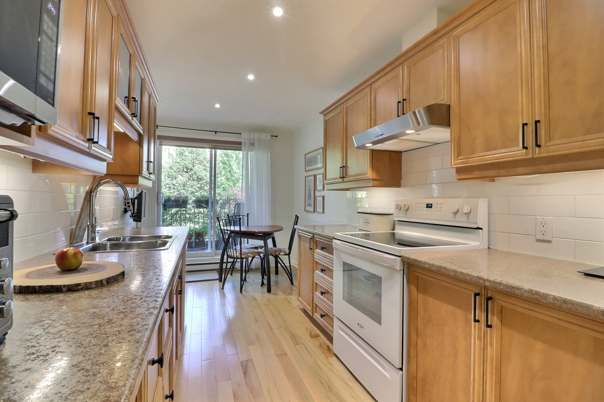 Photo - Kitchen