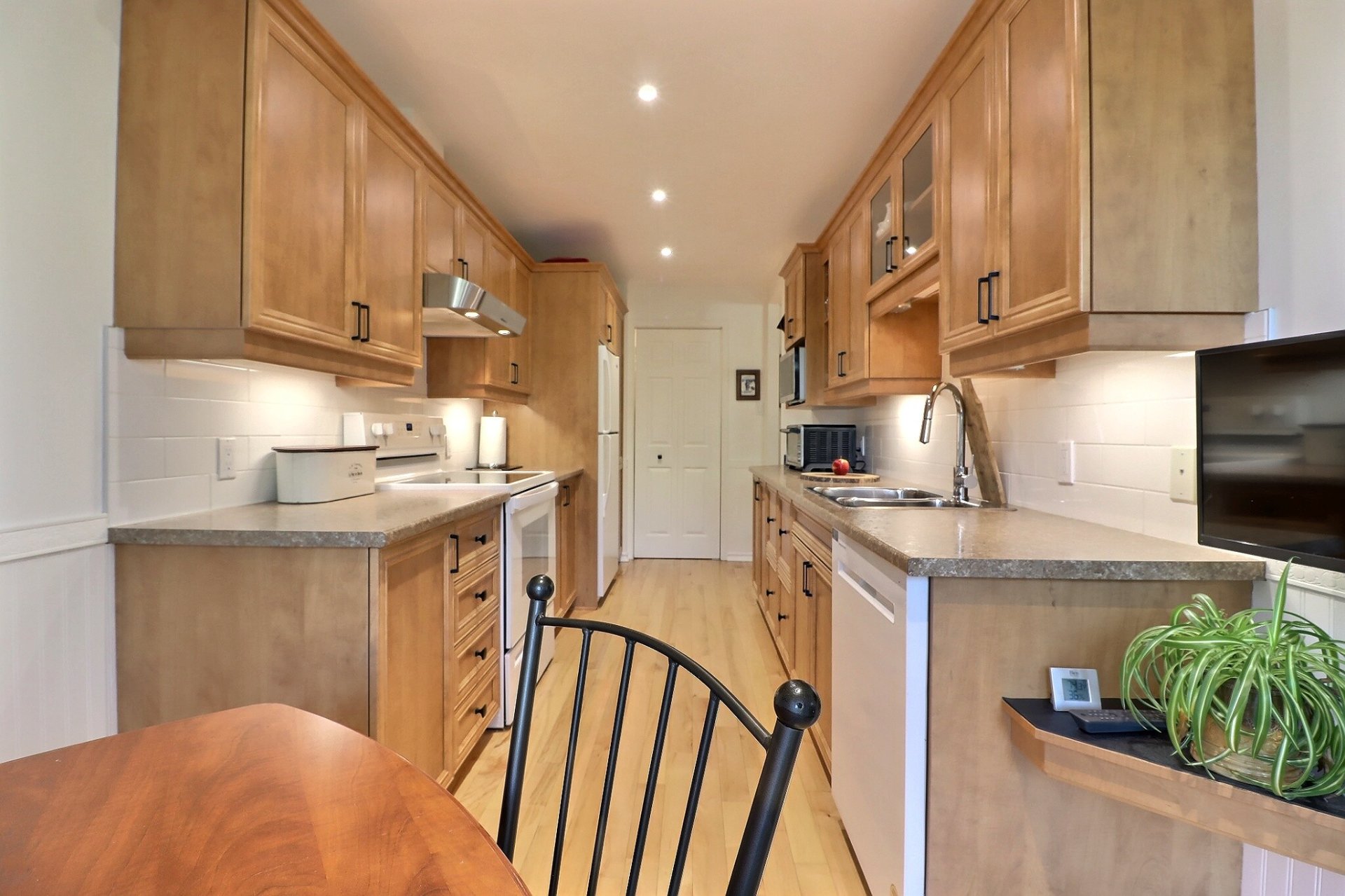 Photo - Kitchen