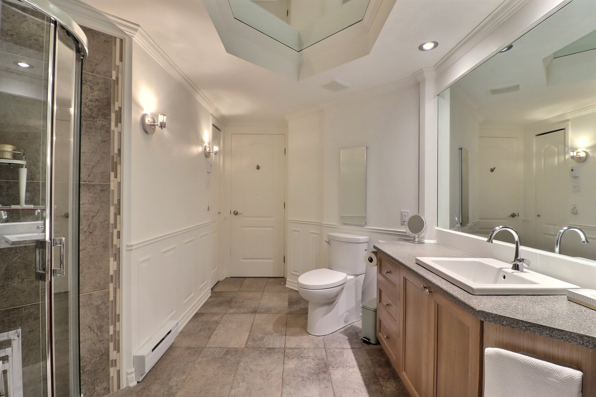 Photo - Bathroom