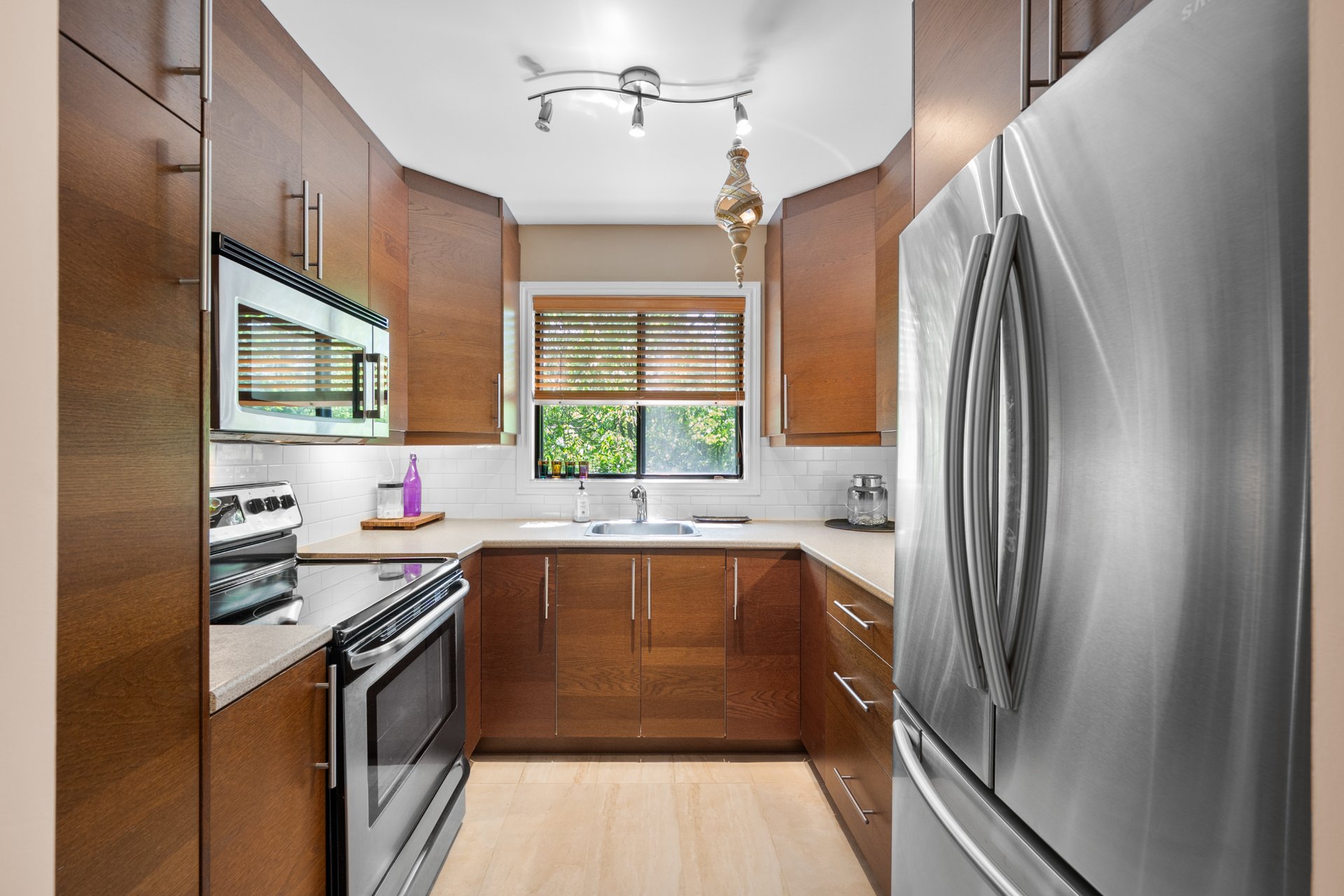 Photo - Kitchen