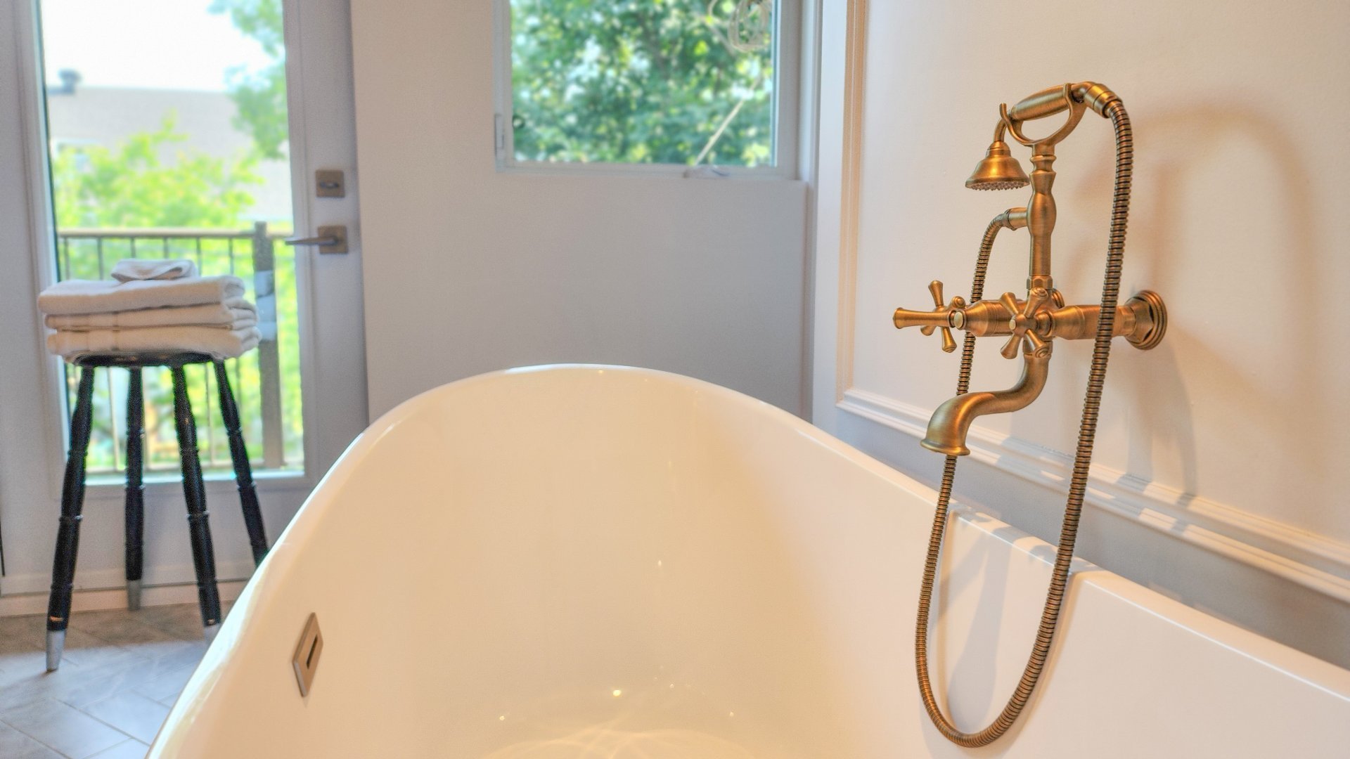 Photo - Ensuite bathroom