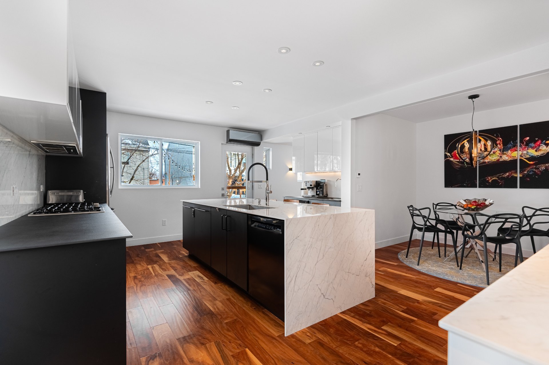 Photo - Kitchen