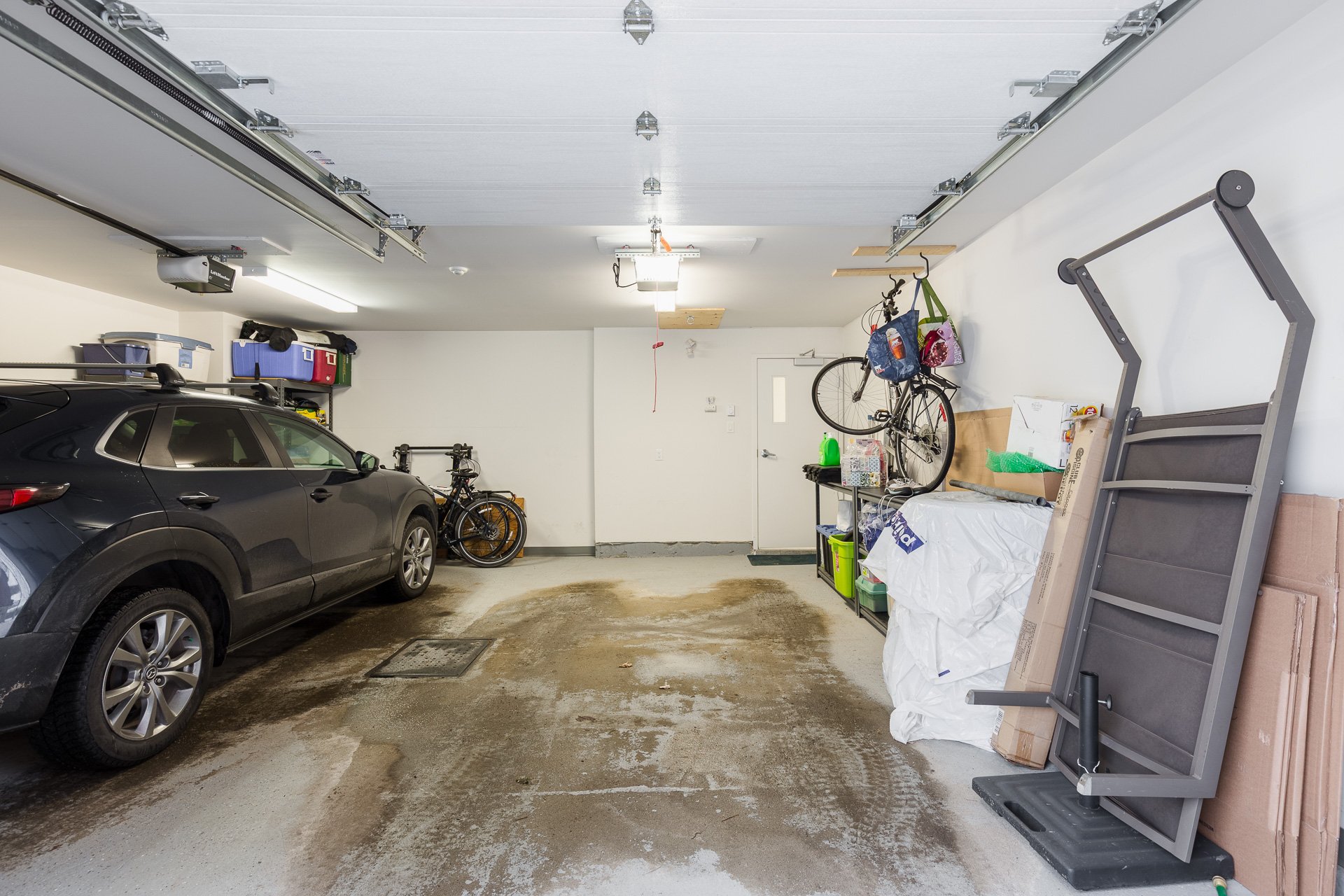 Photo - Garage