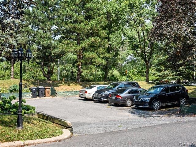 Photo - Stationnement