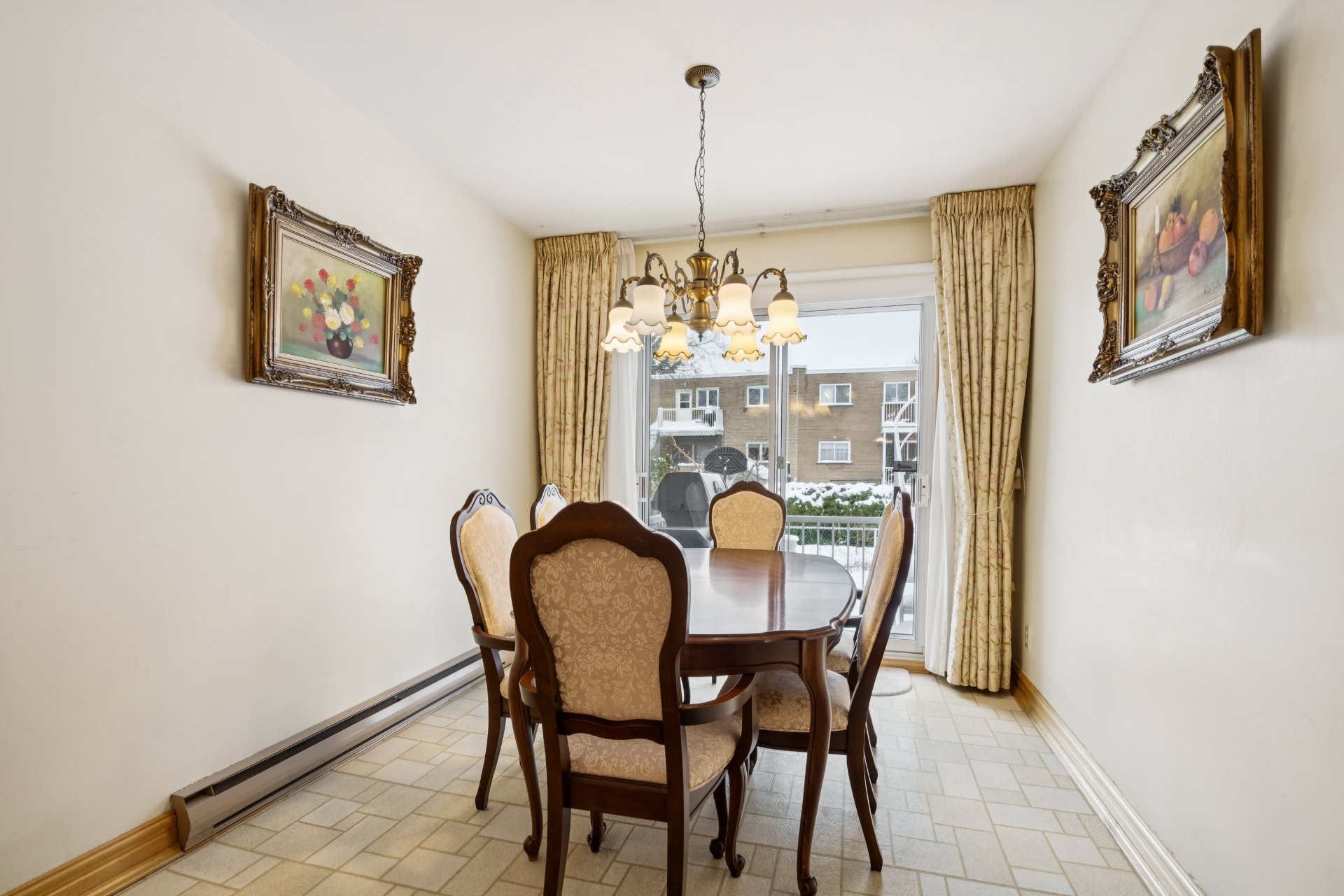 Photo - Salle à manger