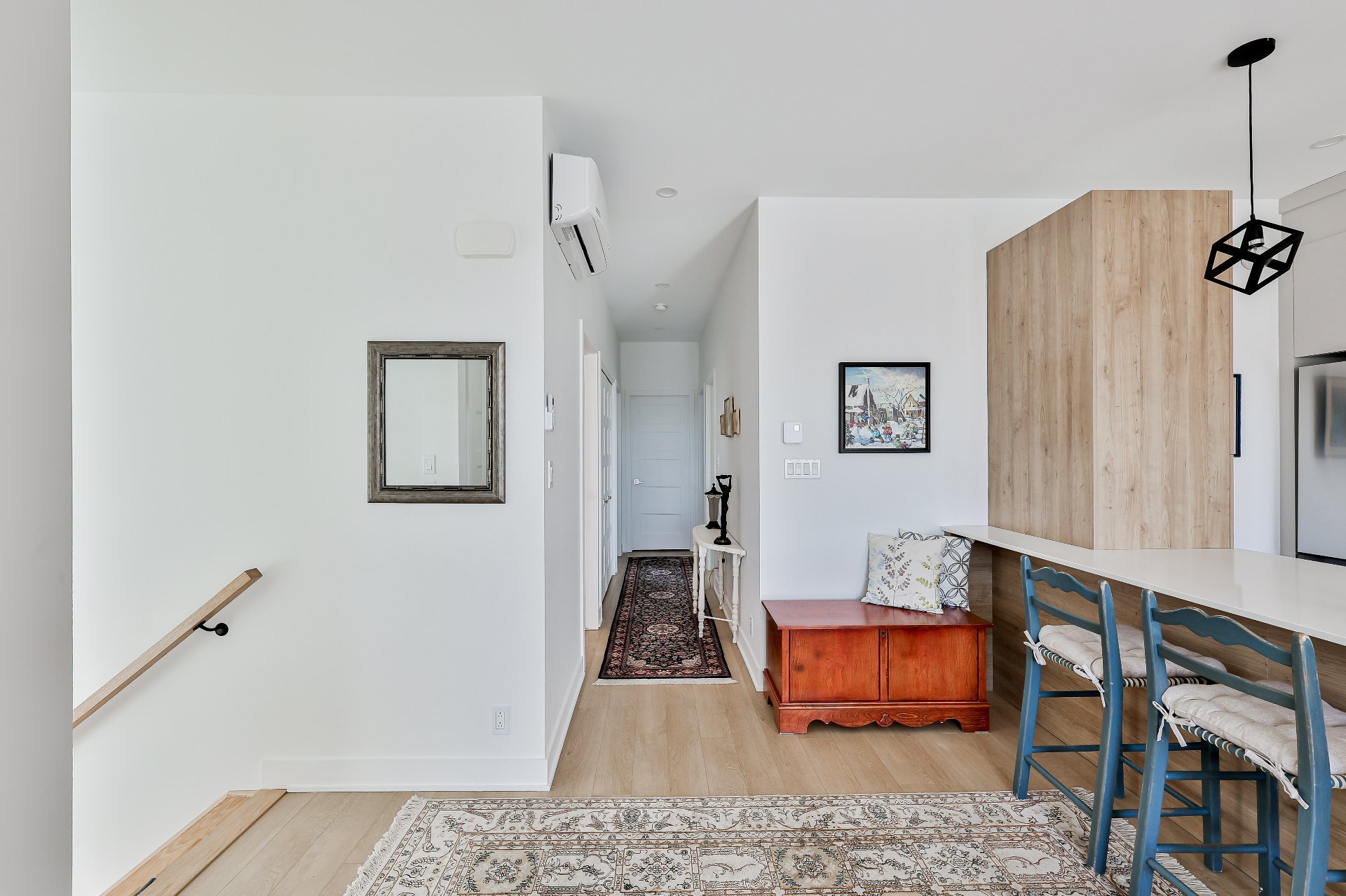 Photo - PASAGEWAY