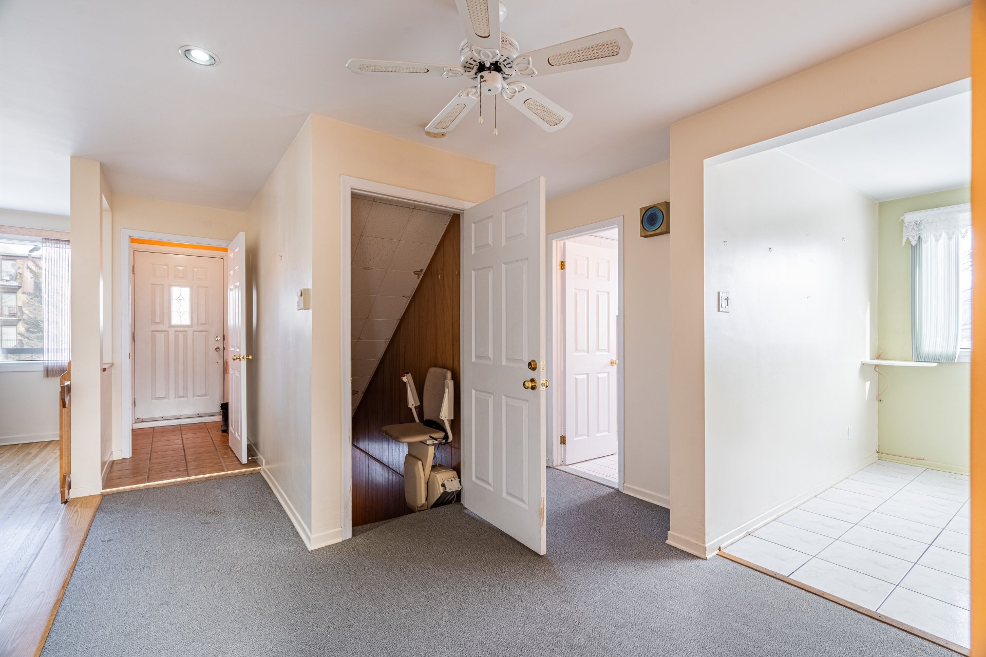 Photo - PASAGEWAY