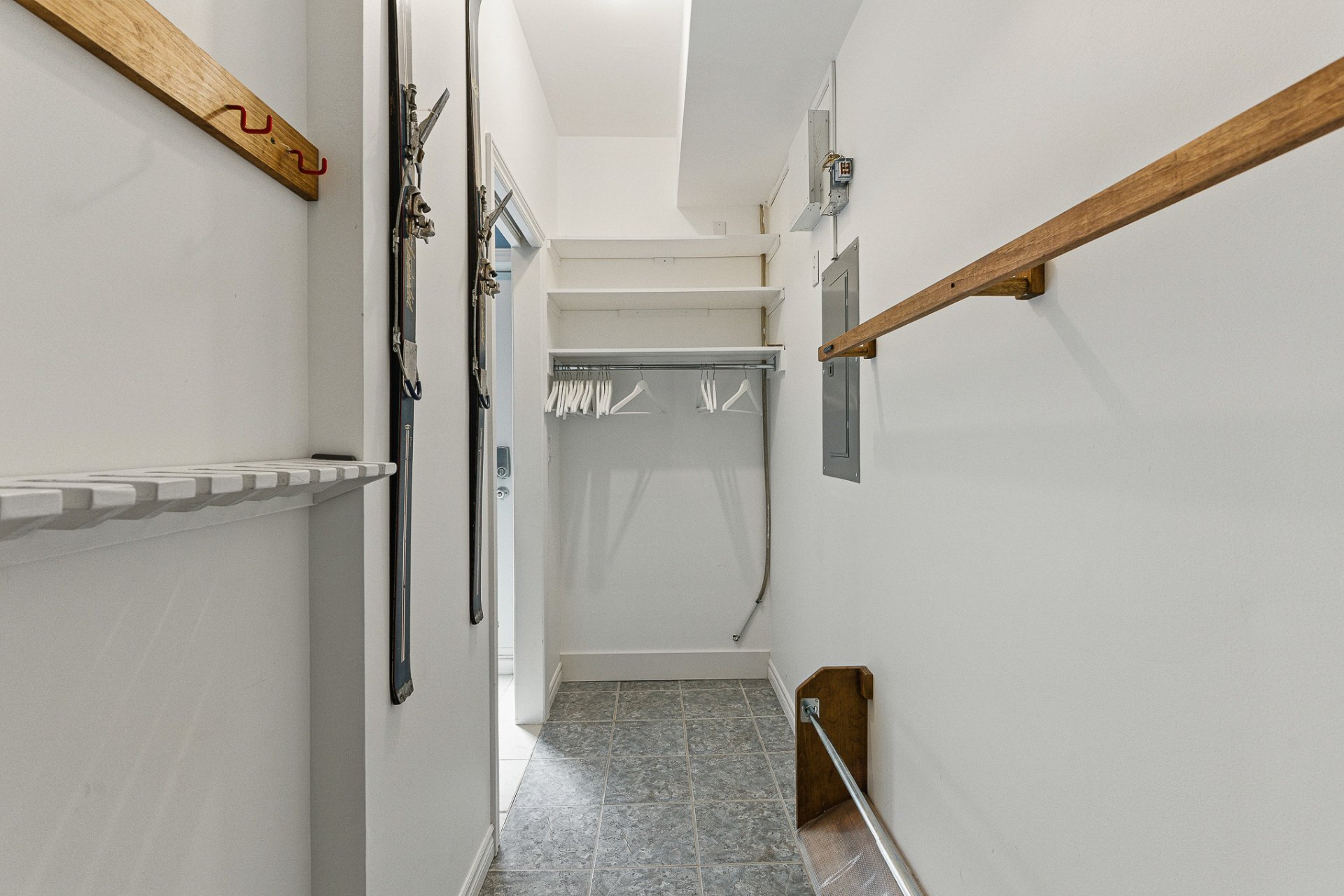Walk-in closet