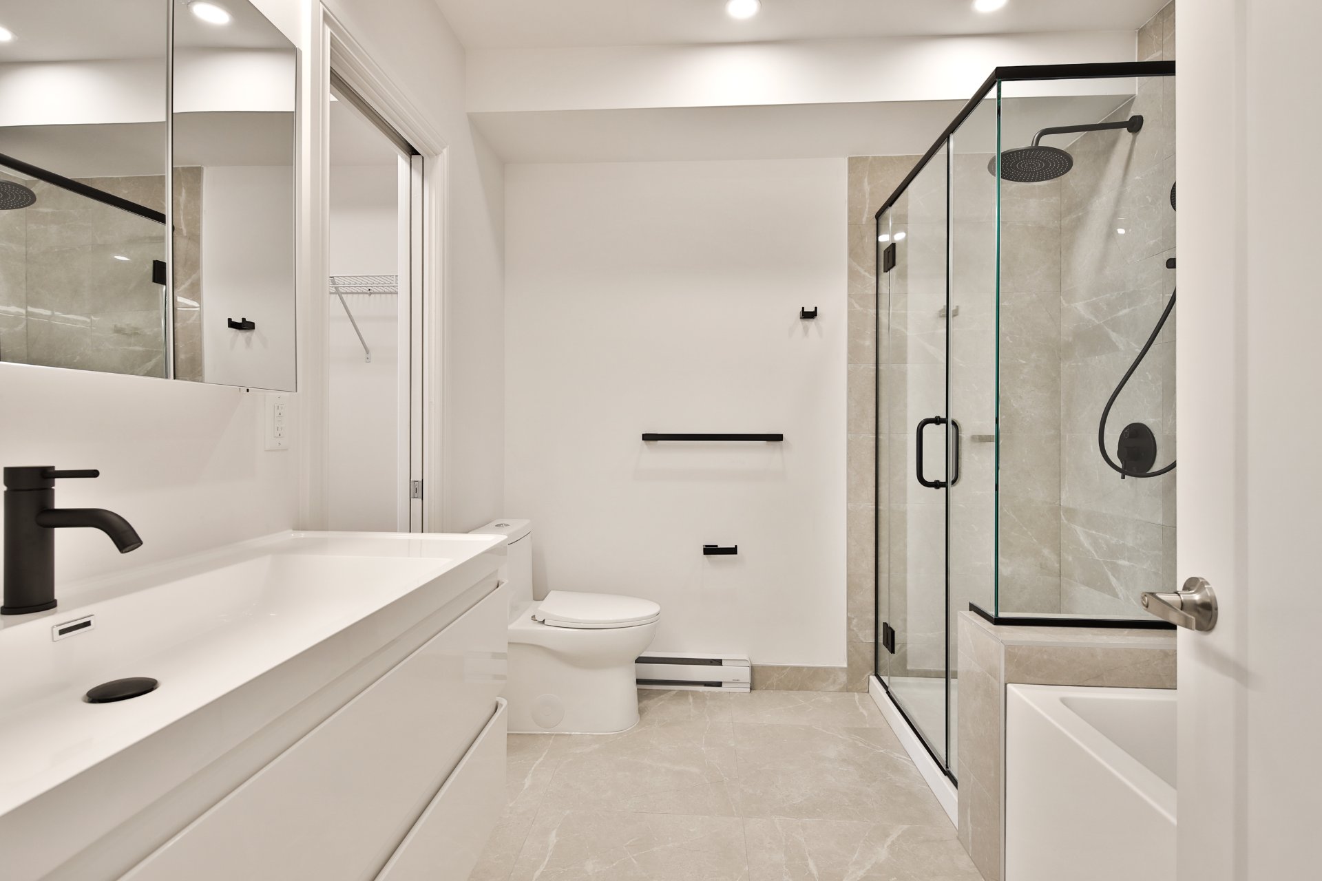 Salle de bains attenante à la CCP