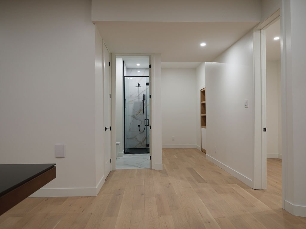 Photo - PASAGEWAY