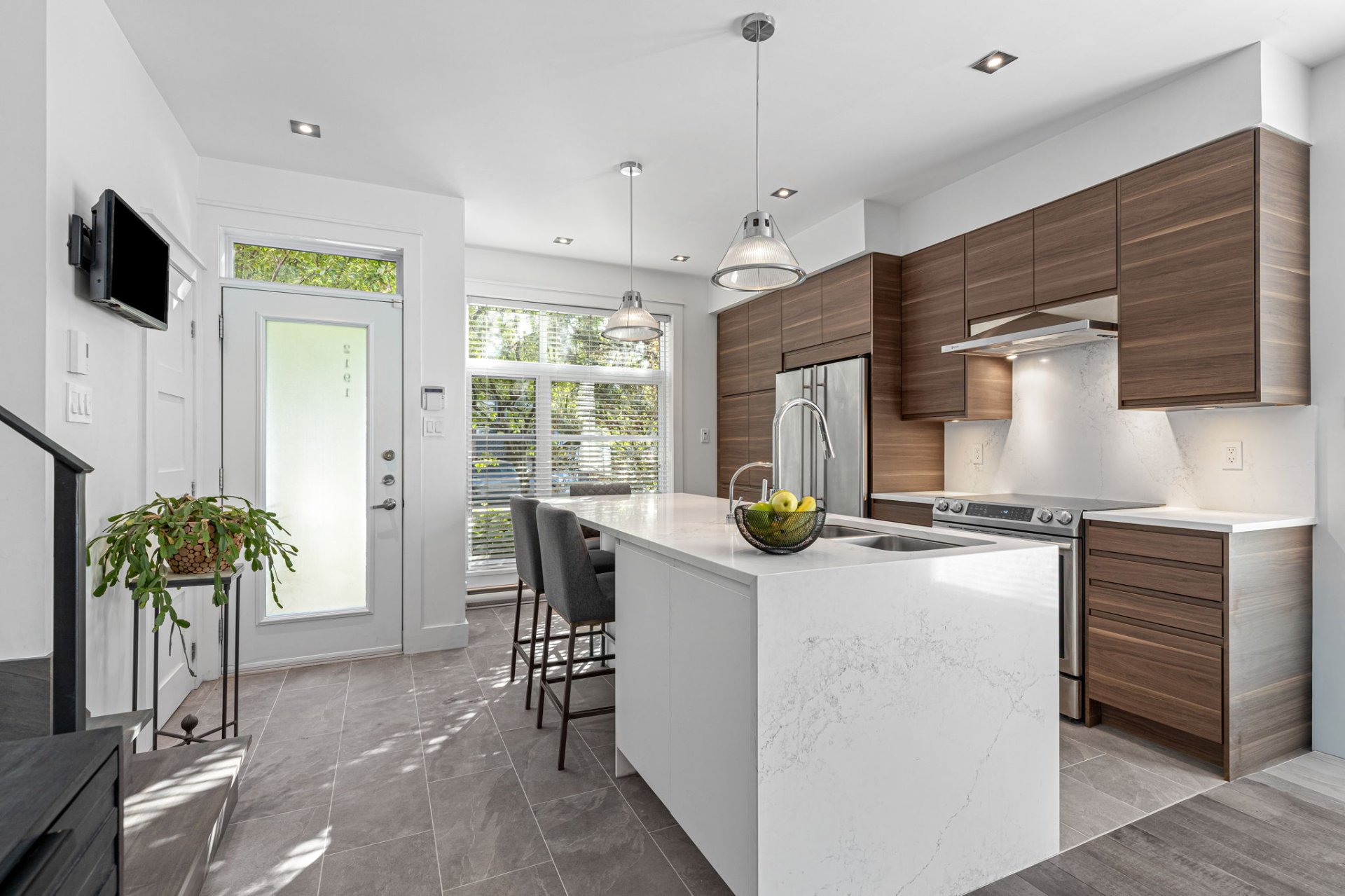 Photo - Kitchen