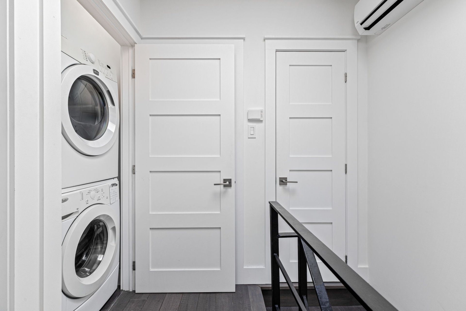 Photo - Laundry room