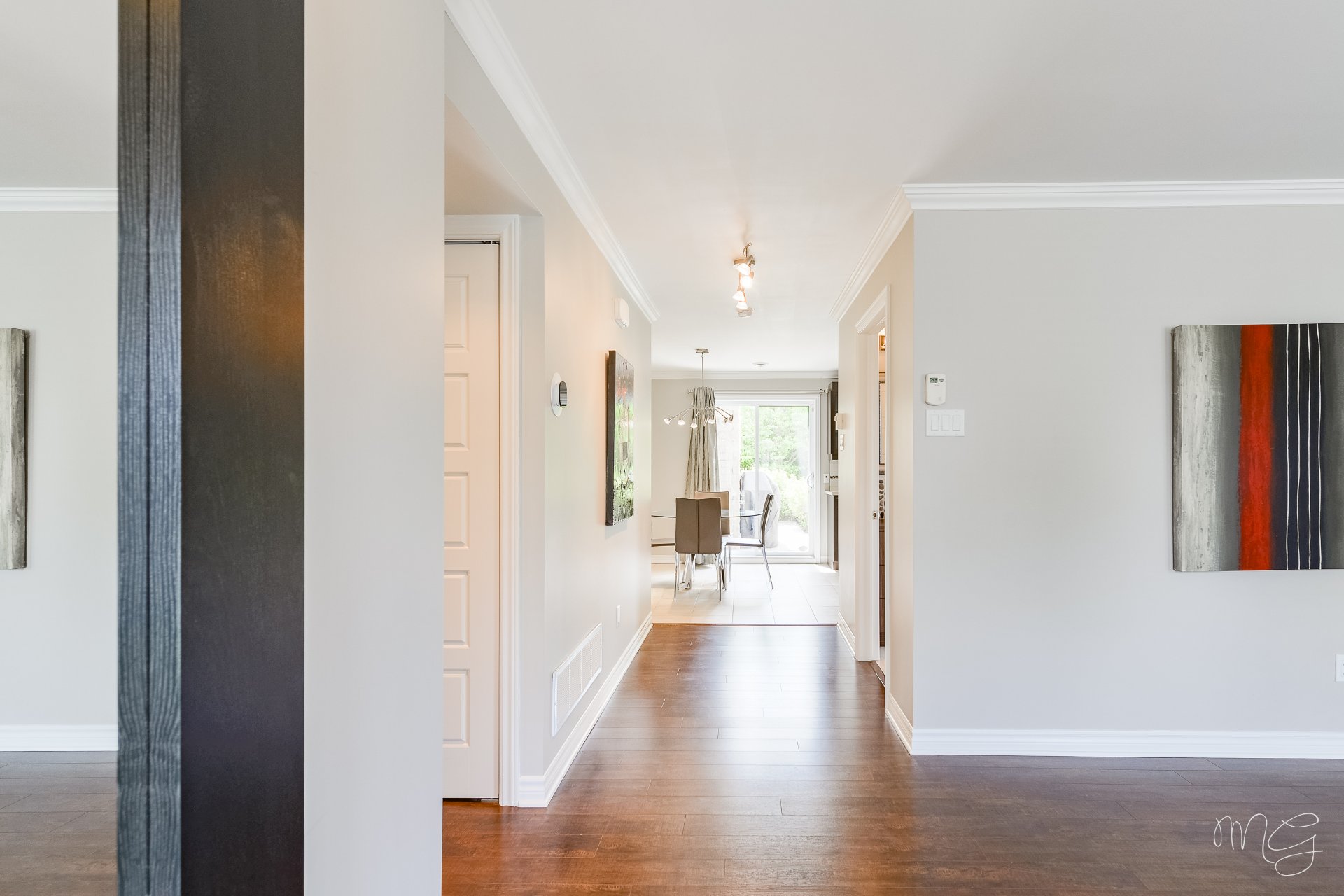 Photo - PASAGEWAY