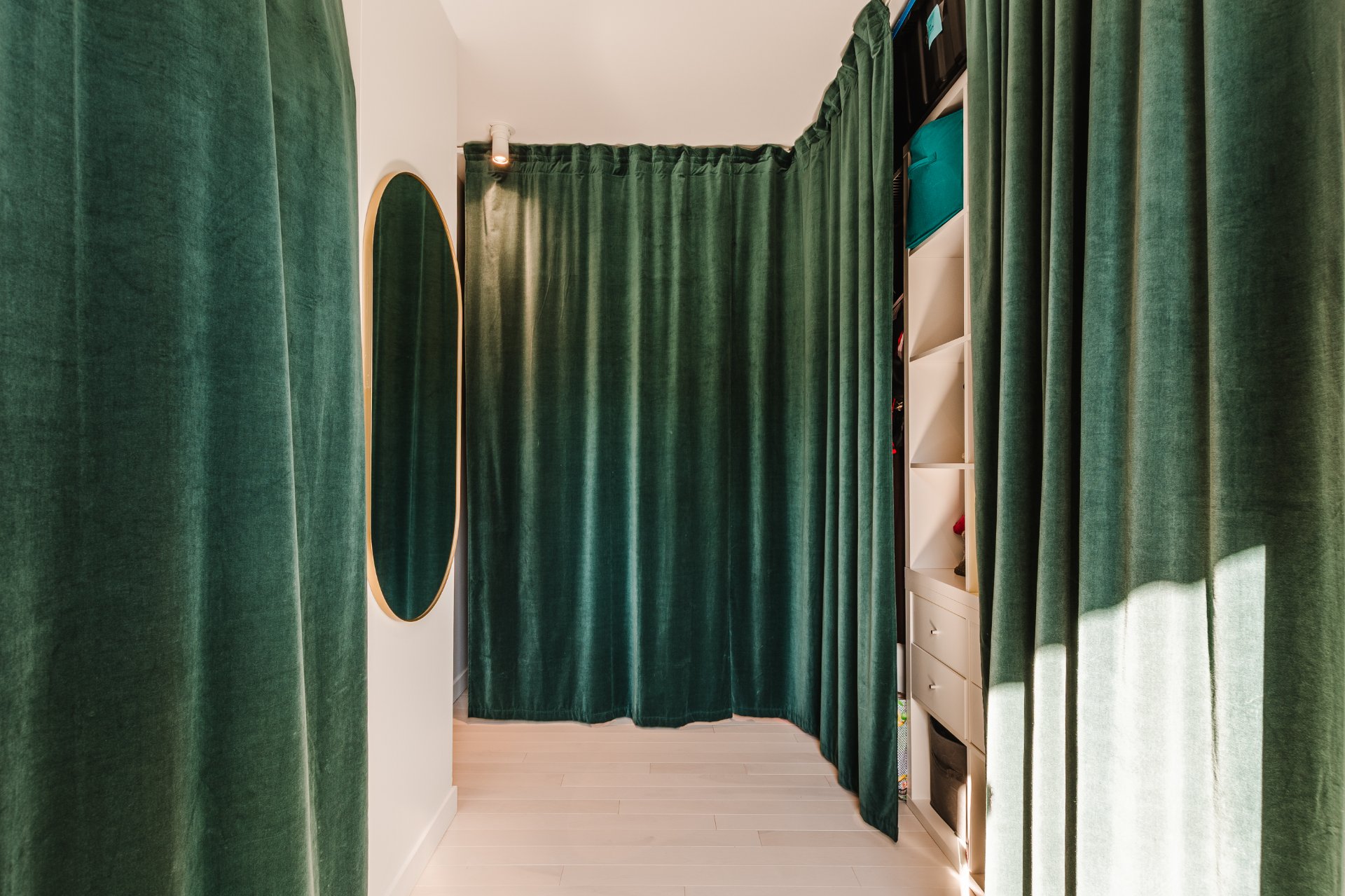 Walk-in closet