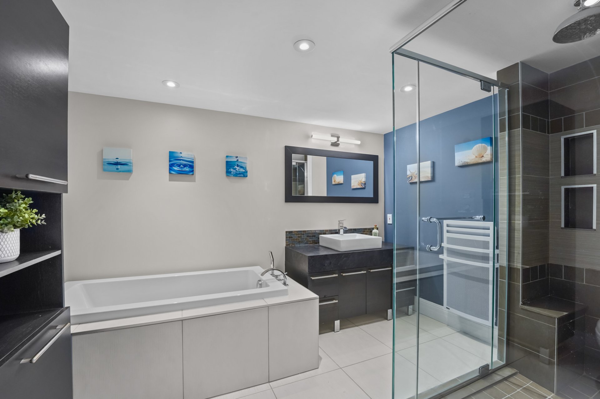 Salle de bains attenante à la CCP