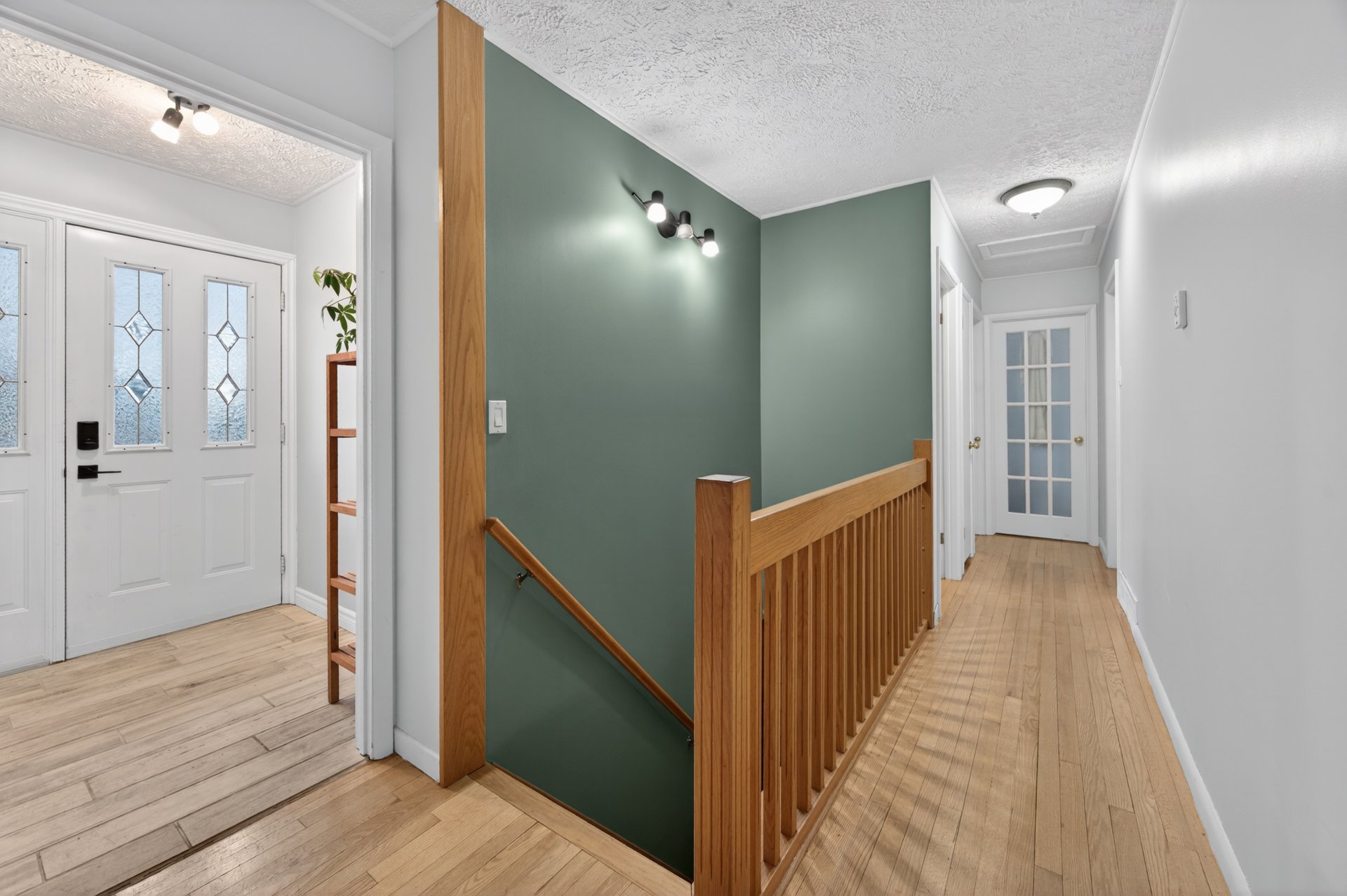 Photo - PASAGEWAY