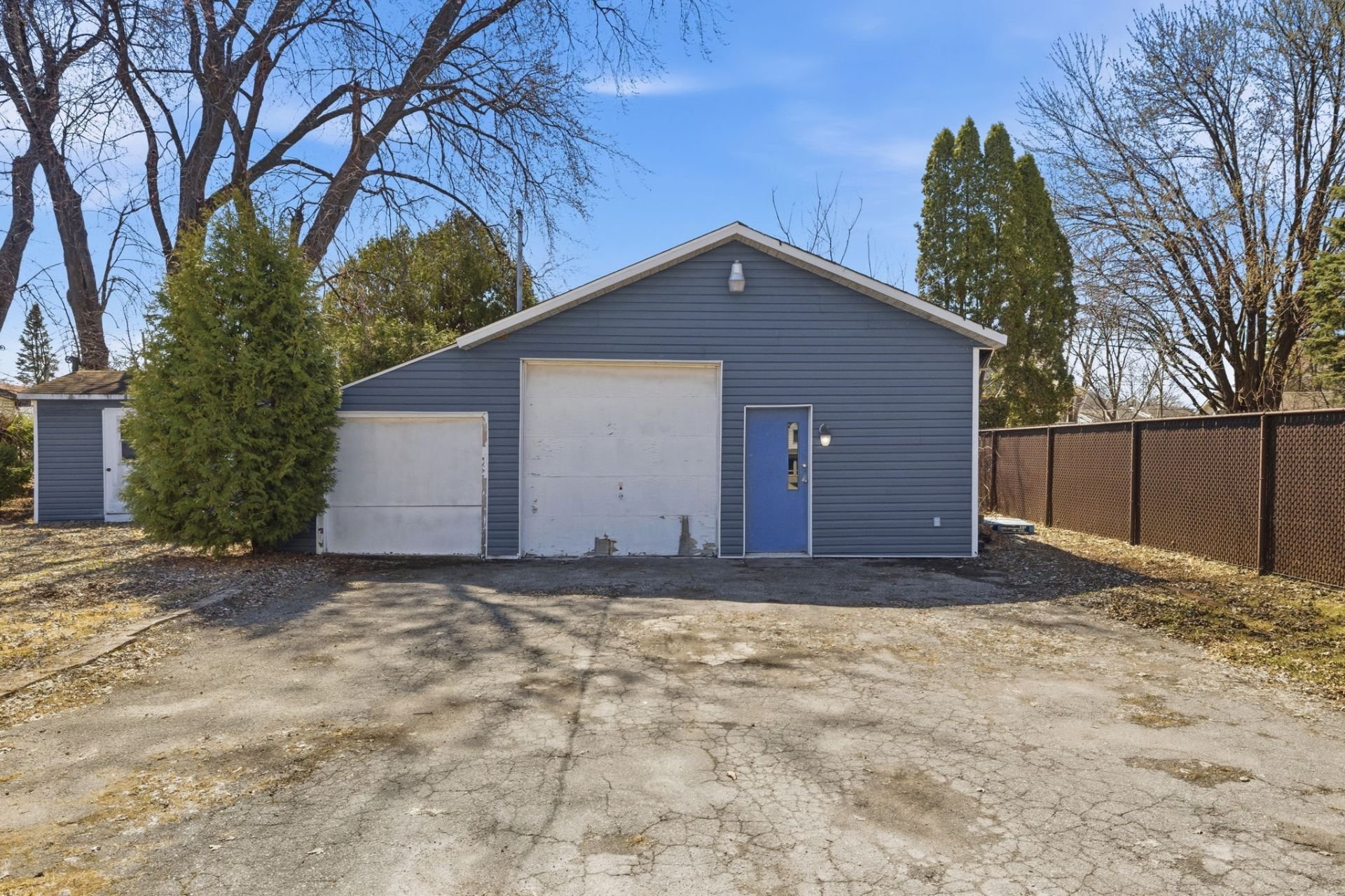 Photo - Garage