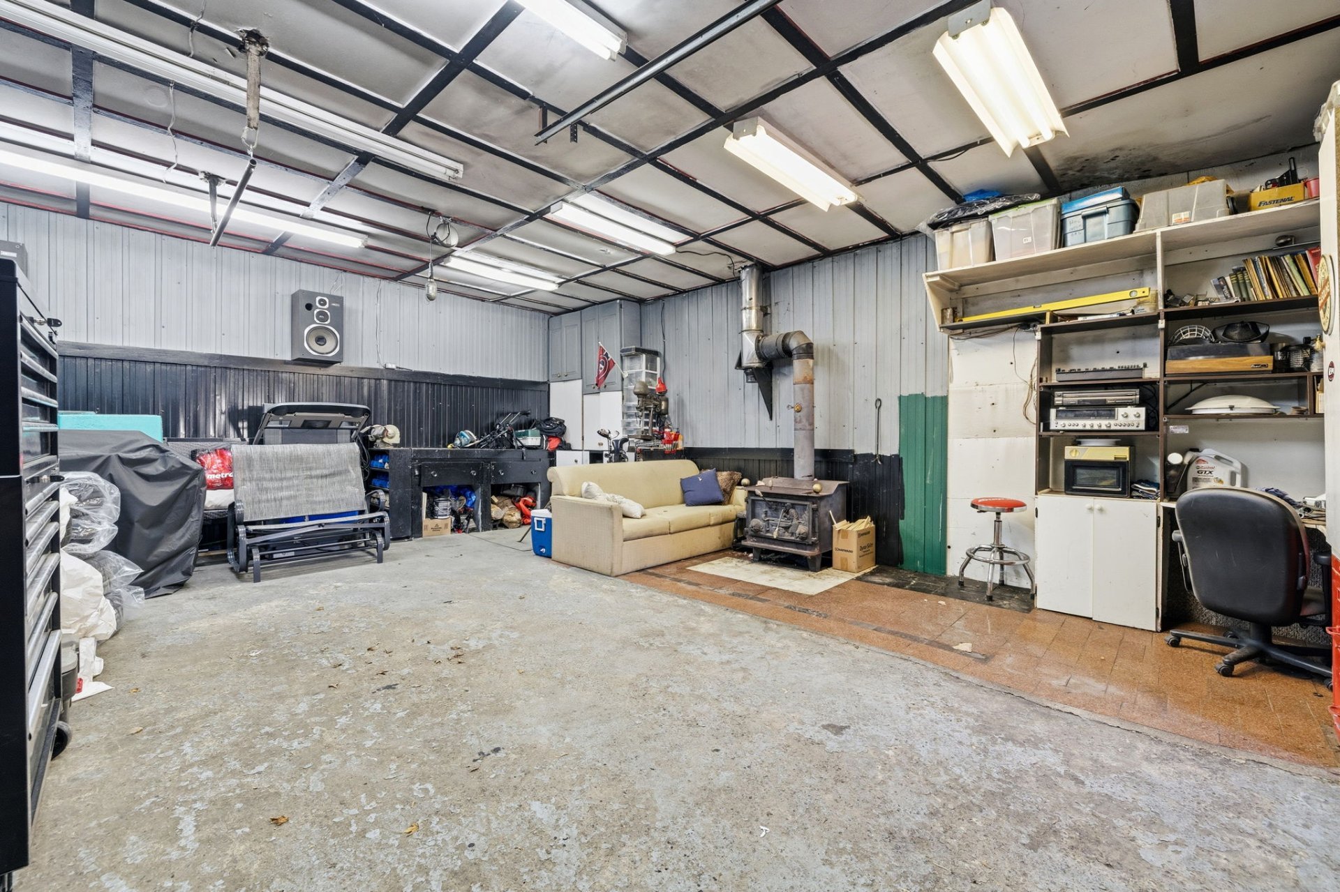 Photo - Garage
