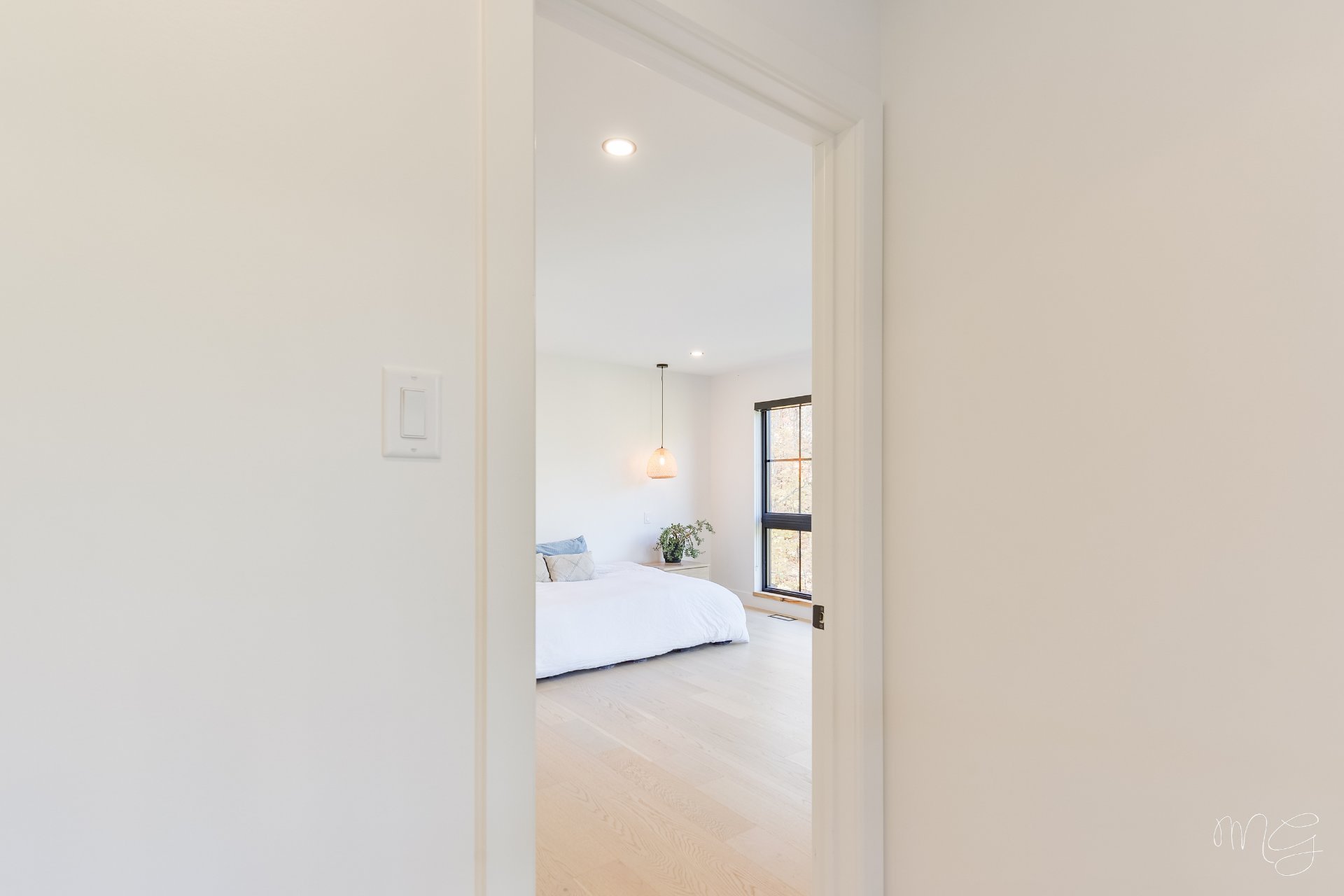 Photo - PASAGEWAY