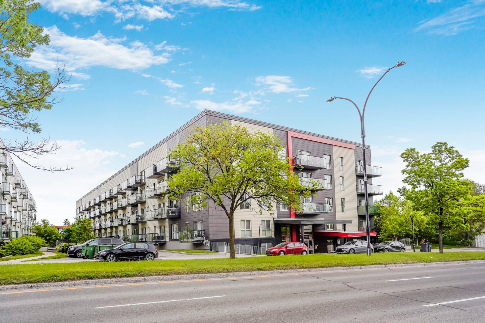 Photo - Frontage