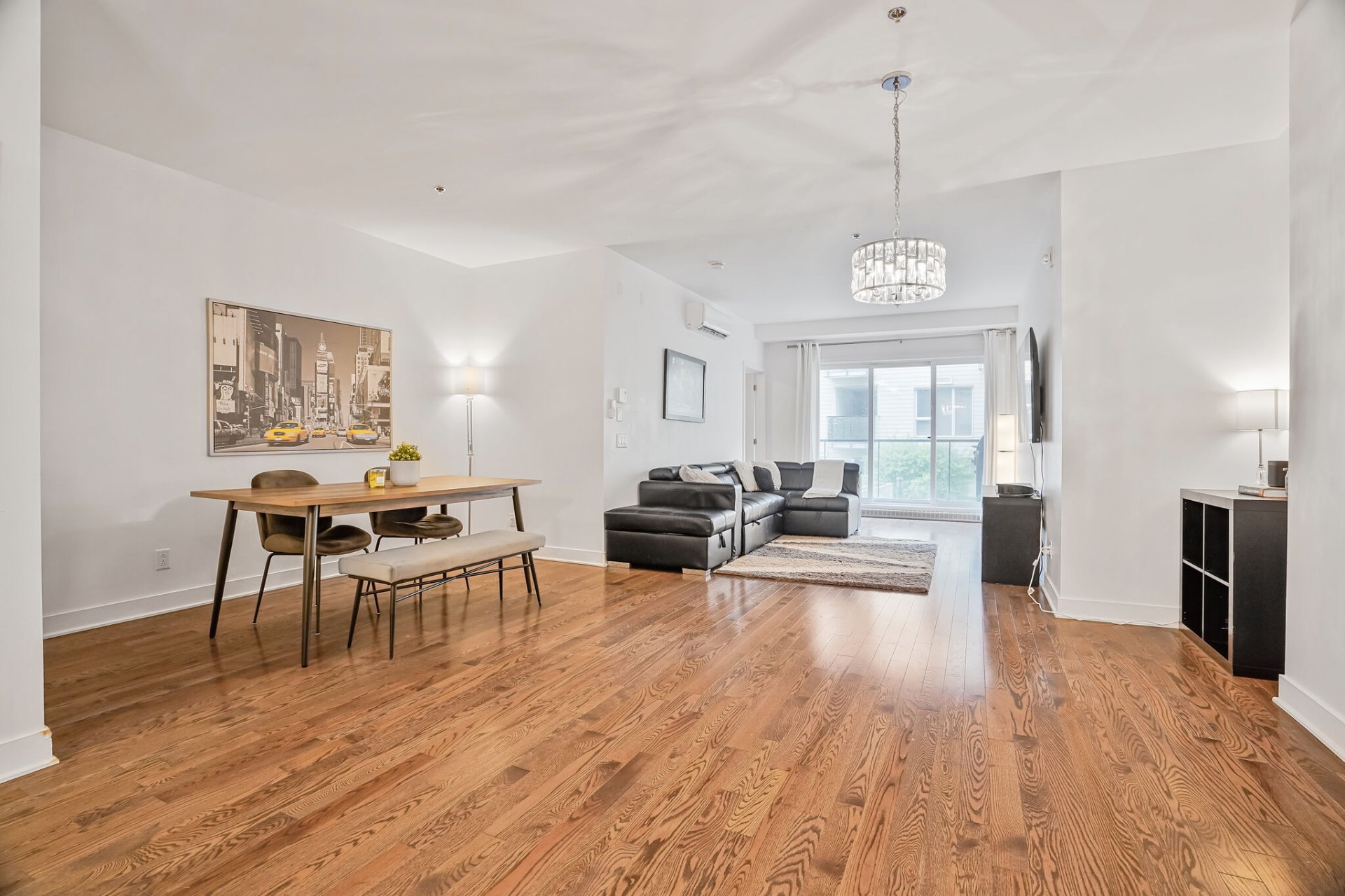 Photo - Dining room