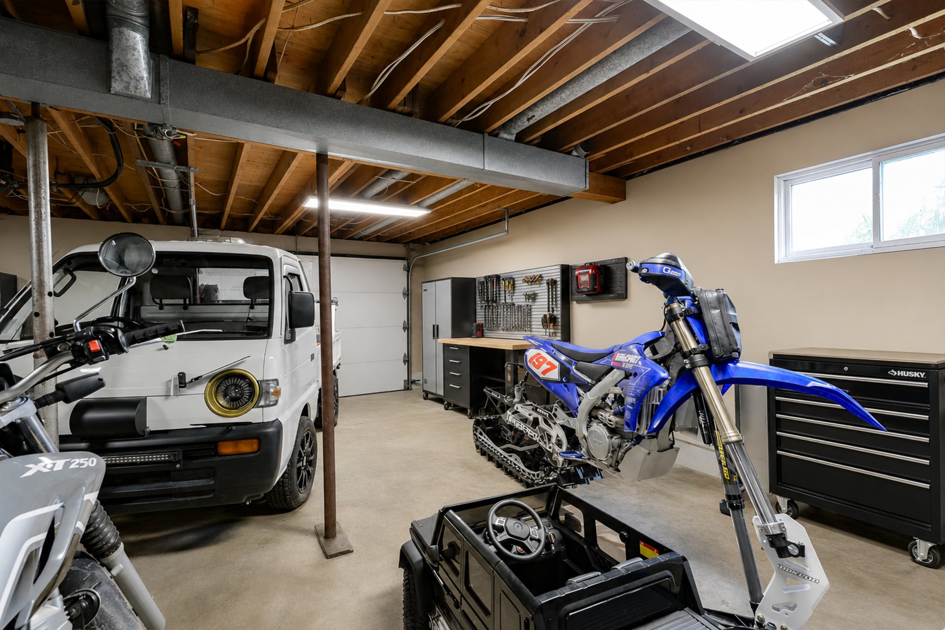 Photo - Garage