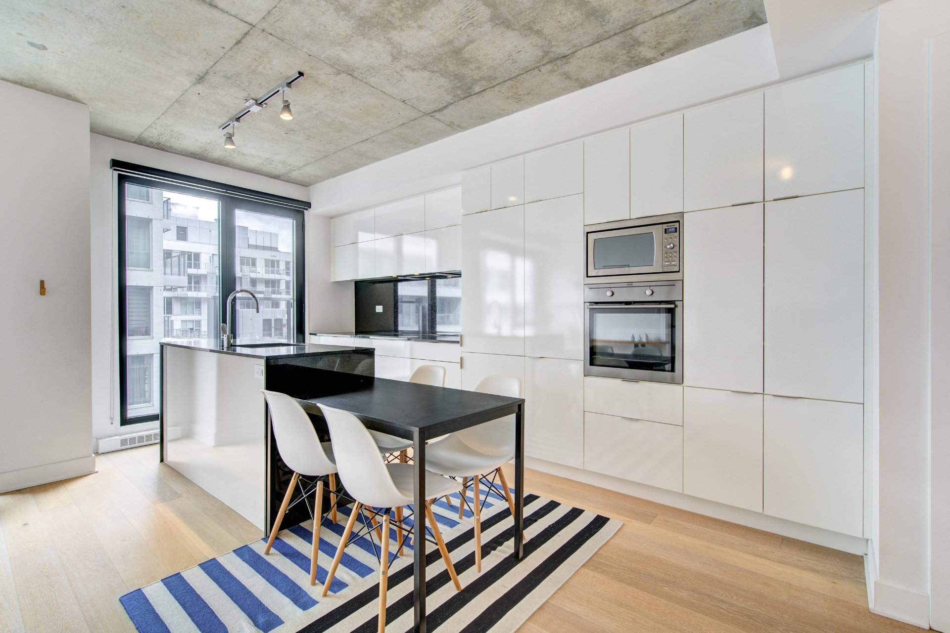 Photo - Dining room