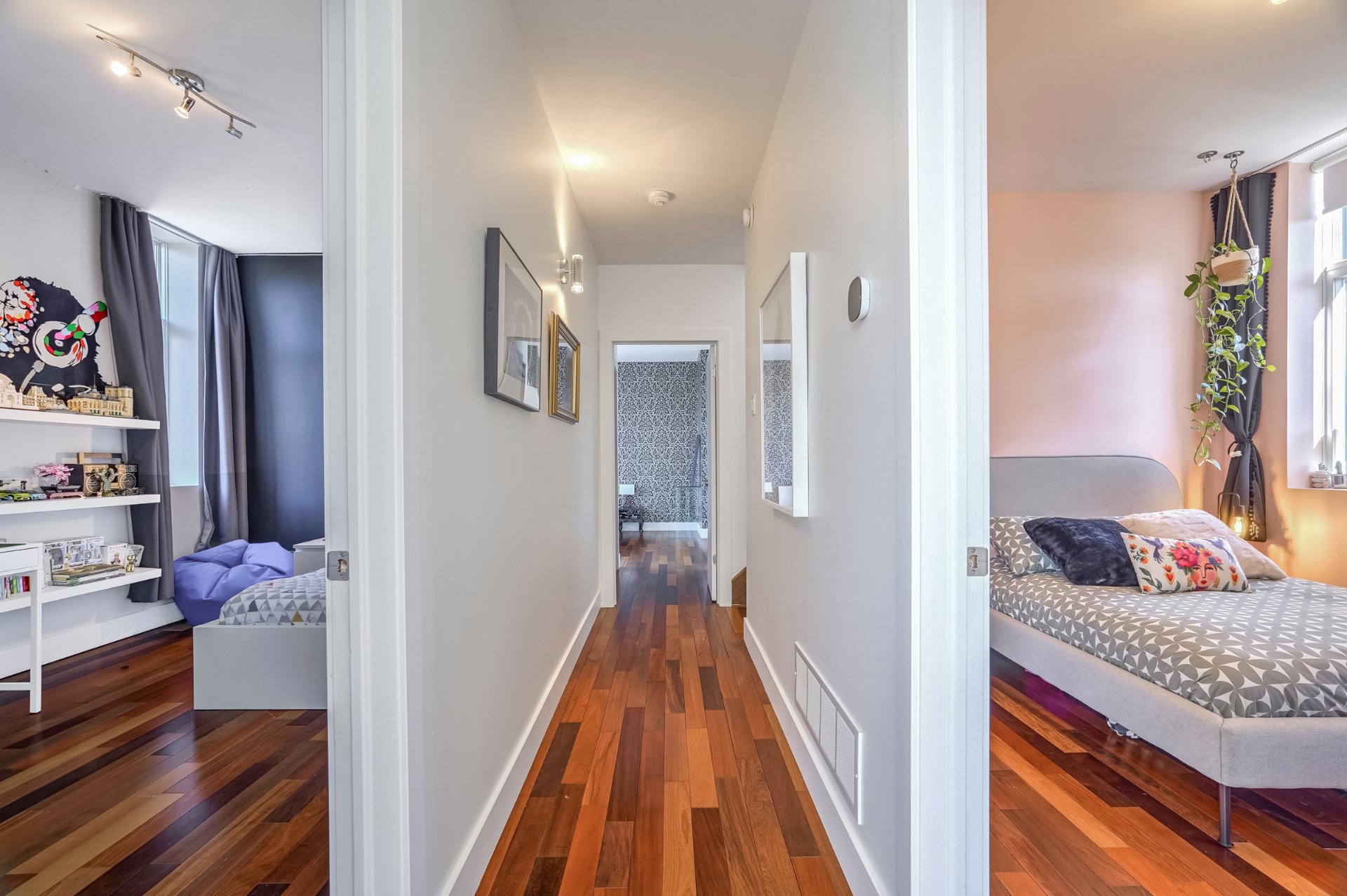 Photo - PASAGEWAY