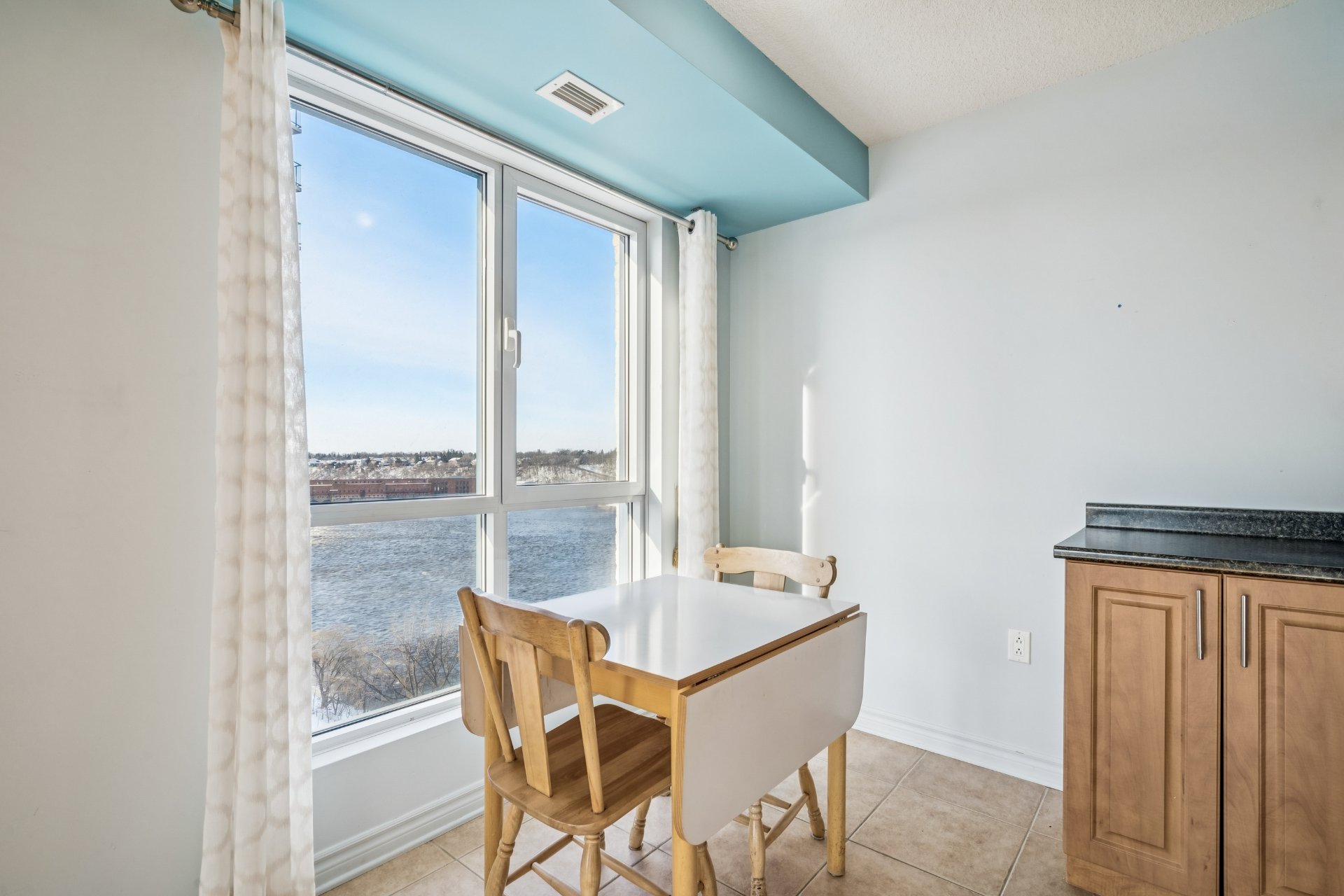 Photo - Salle à manger