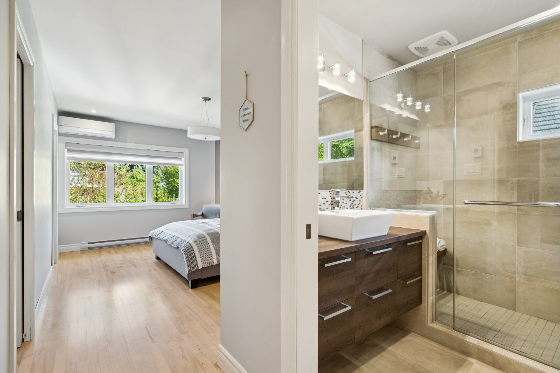 Salle de bains attenante à la CCP