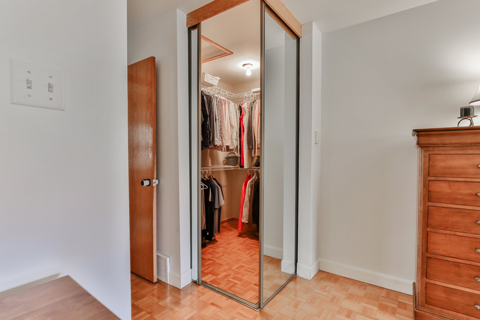 Walk-in closet