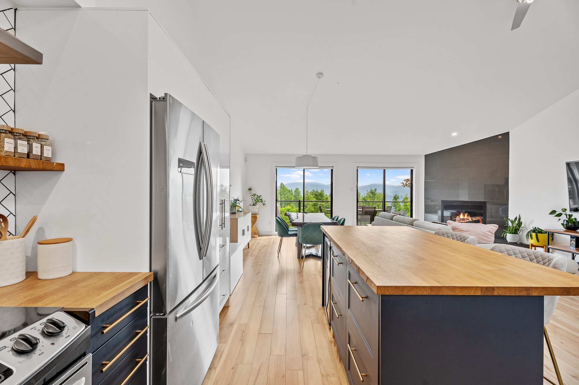 Photo - Kitchen
