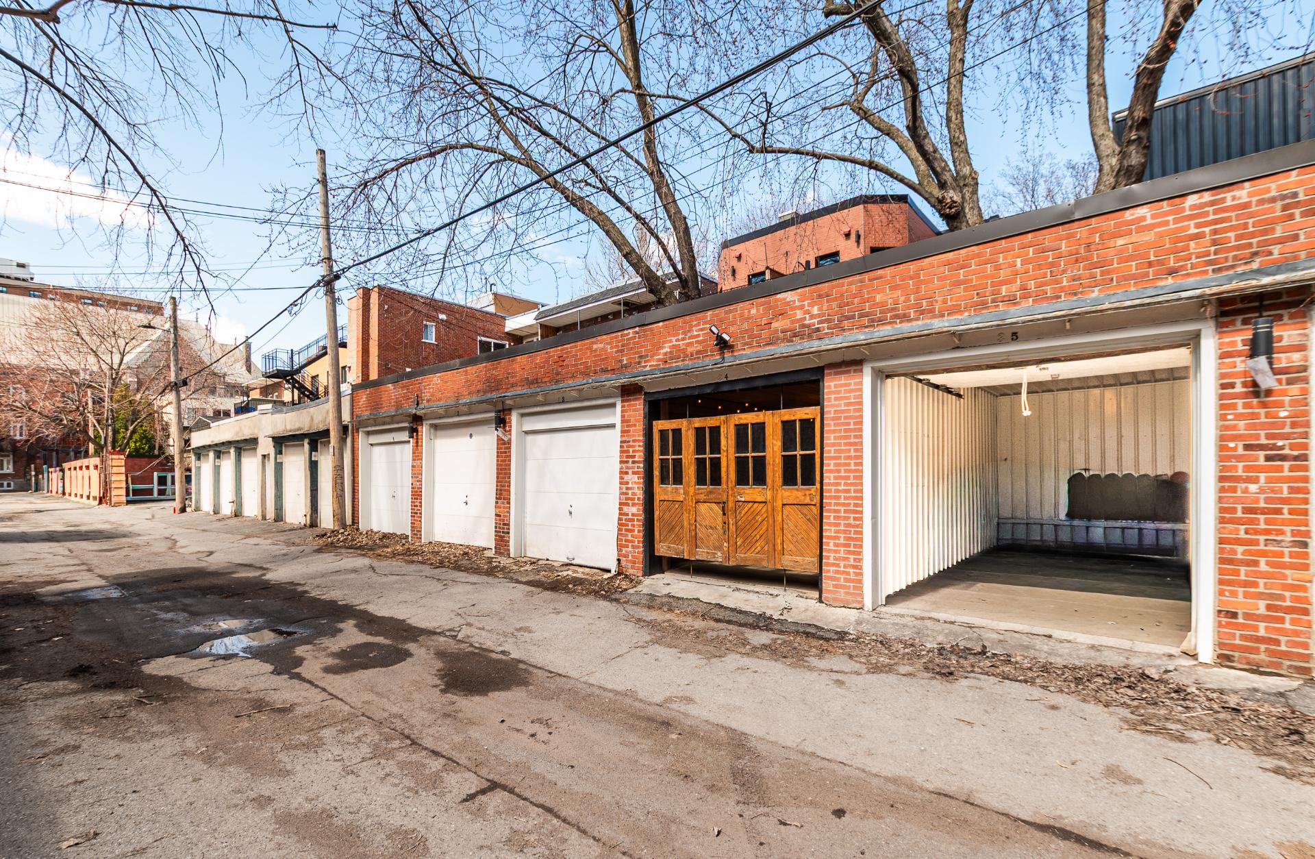 Garage