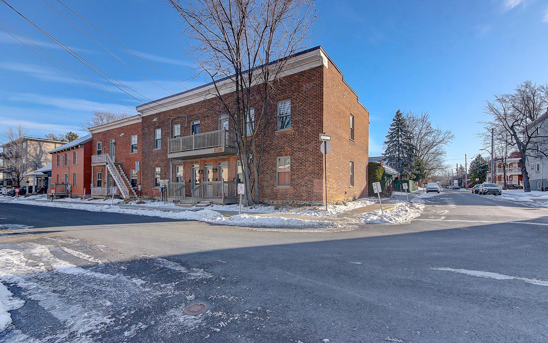 Photo - Frontage