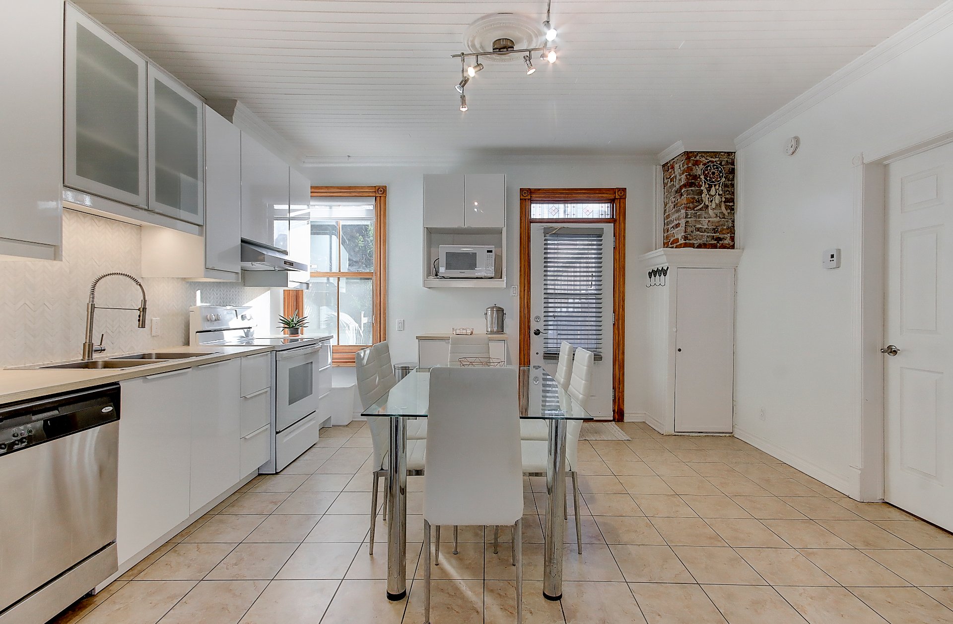 Photo - Kitchen