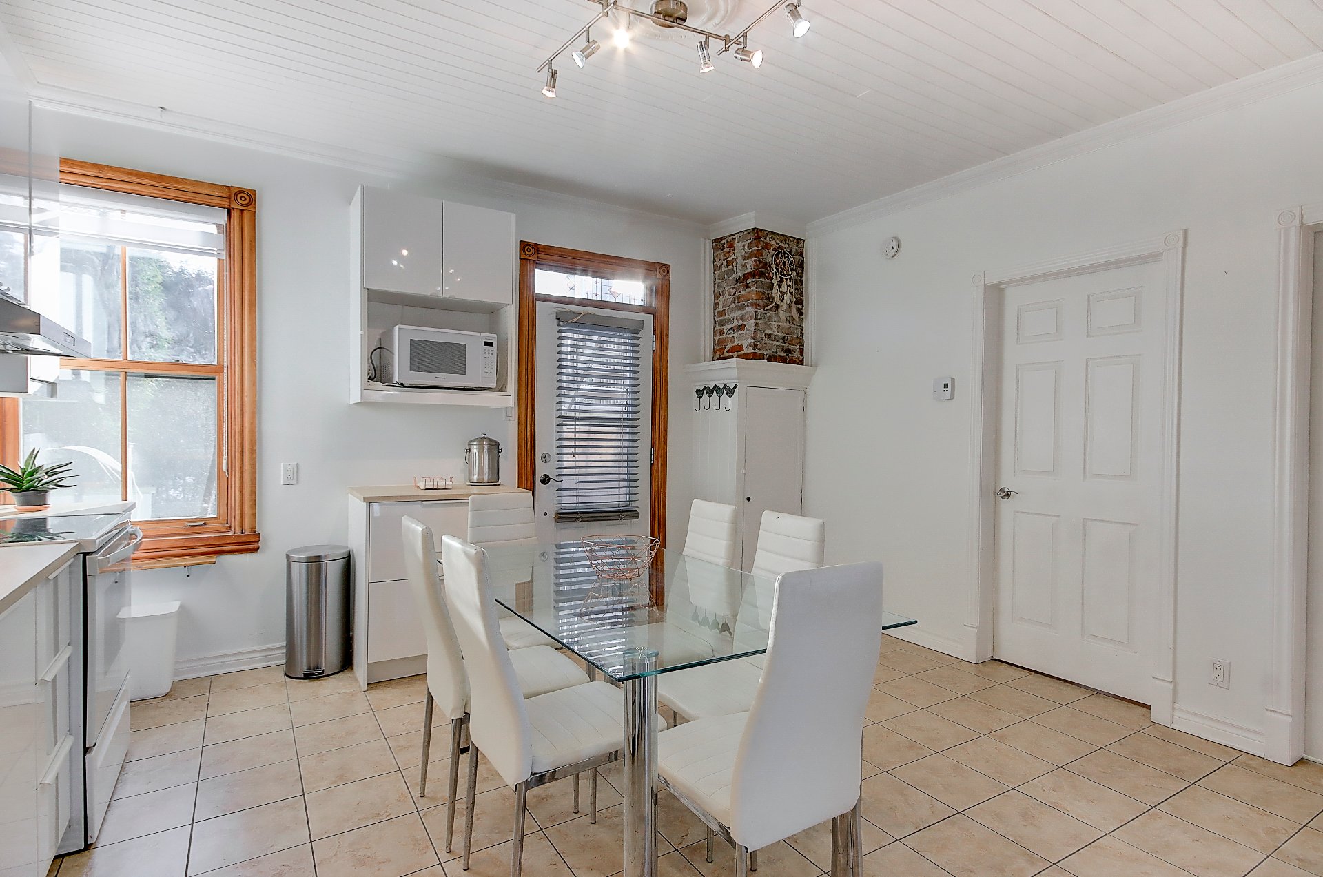 Photo - Kitchen